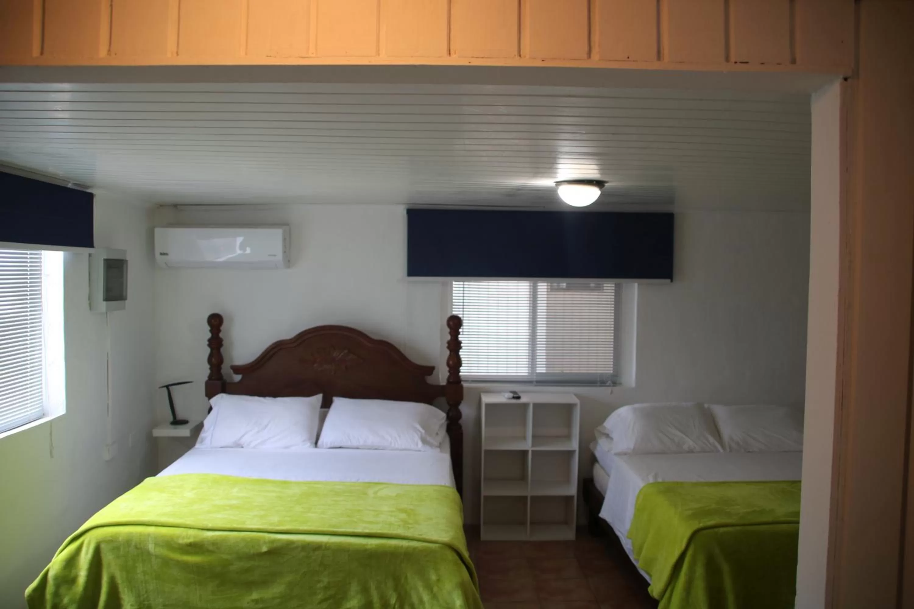 Bedroom, Bed in Coral Reef Beach