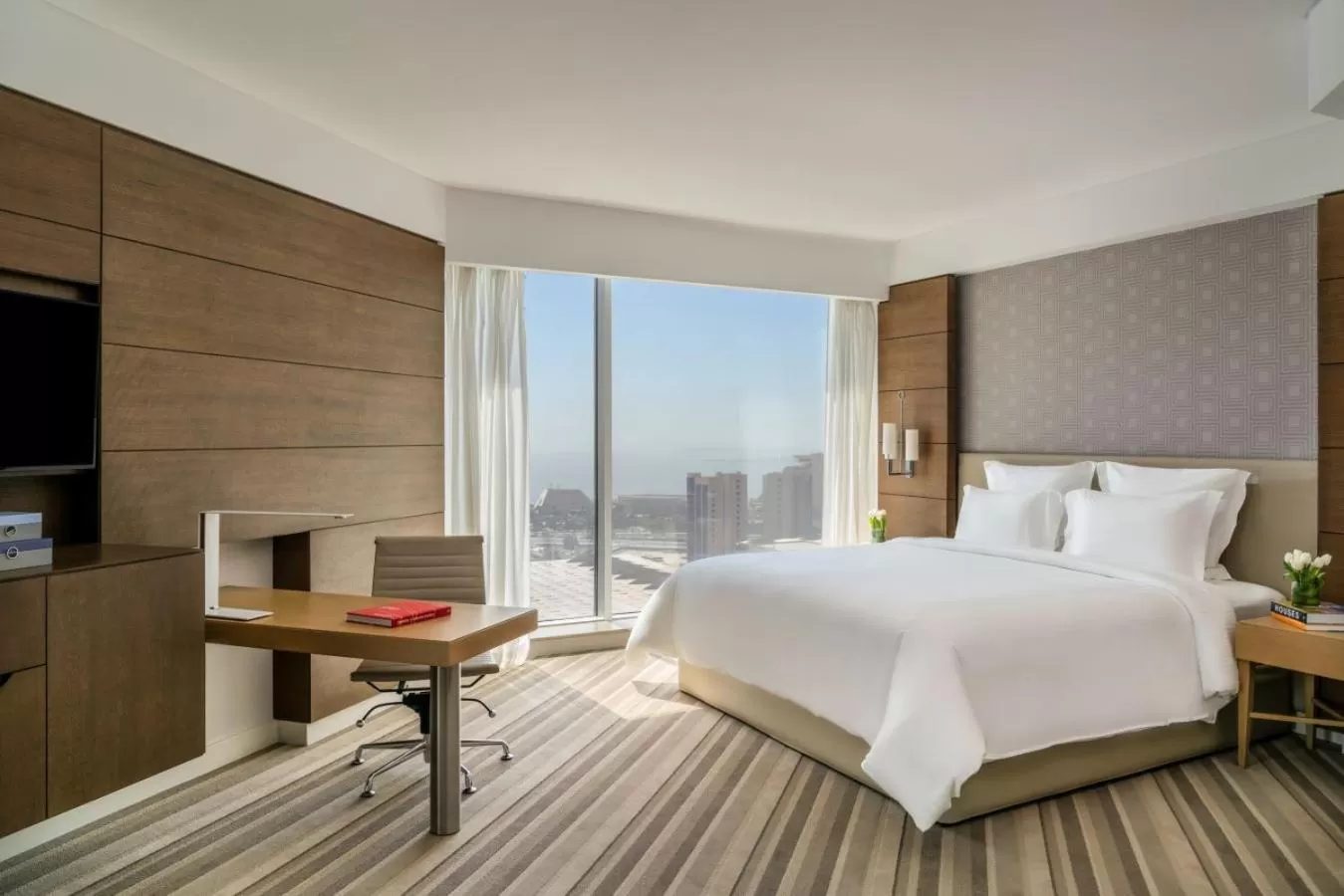 TV and multimedia, Bed in Pullman Doha West Bay