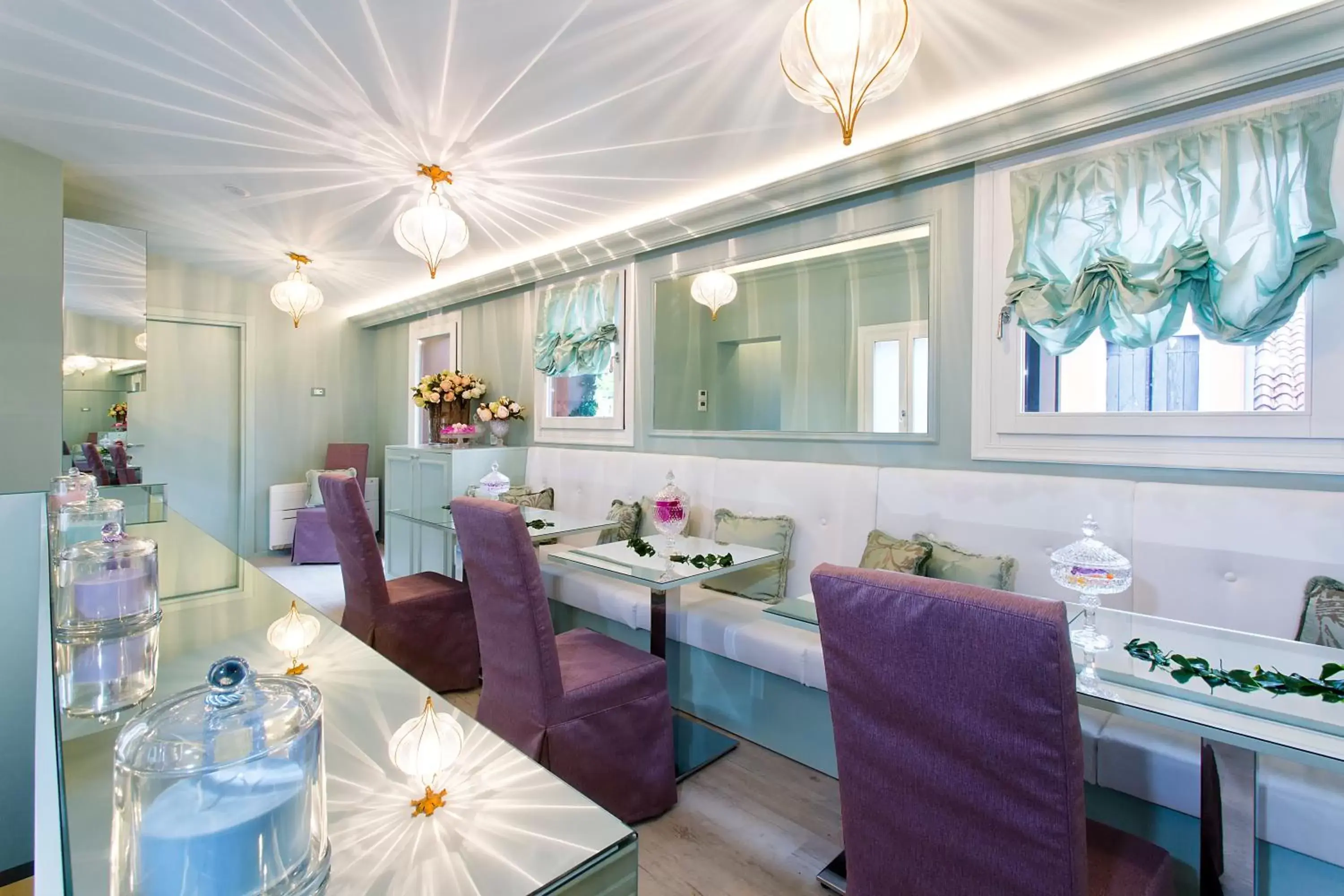 Lounge or bar, Restaurant/Places to Eat in Aquamare, boutique b&b