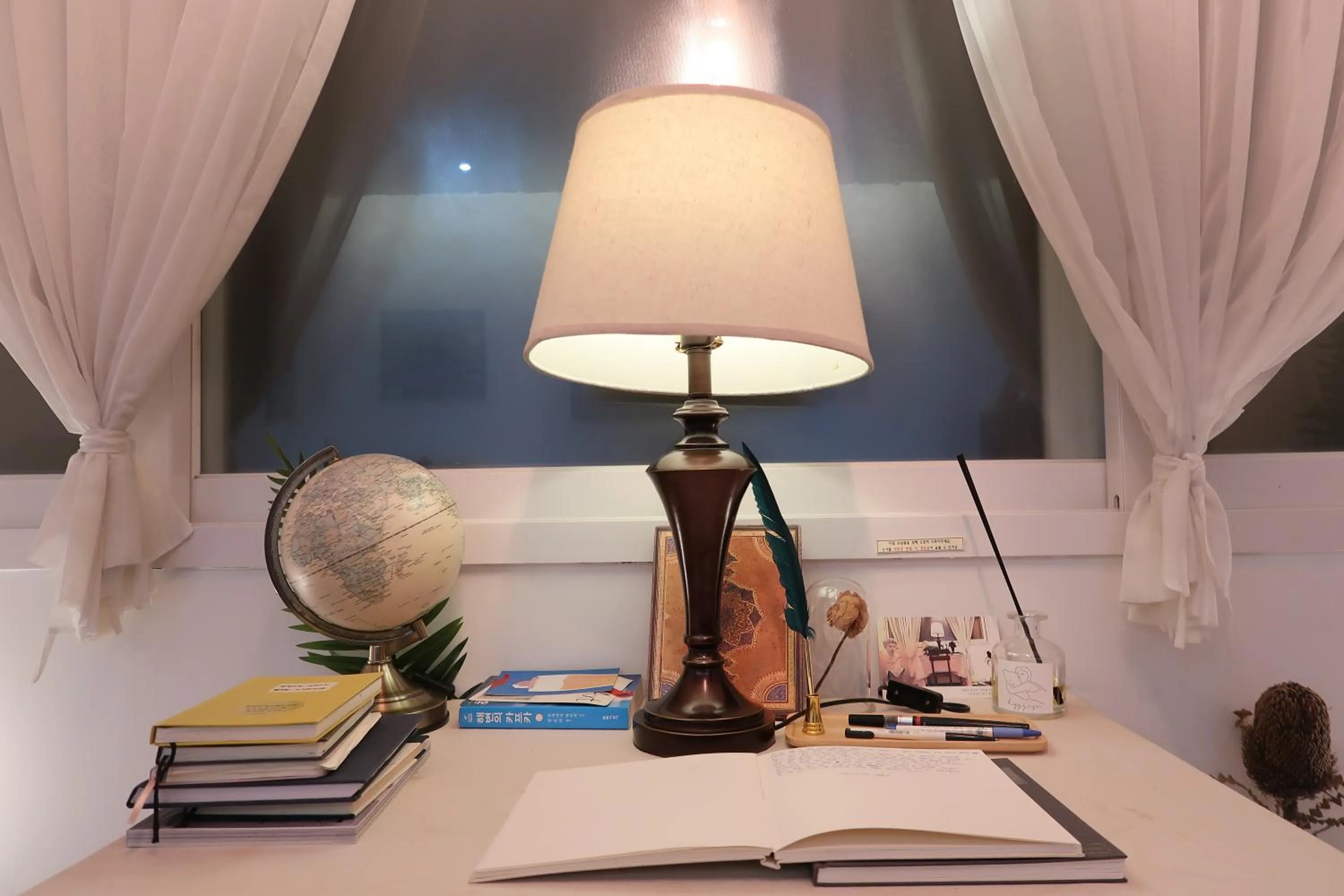 Library in Andong Poong-gyung HOSTEL n LIBRARY