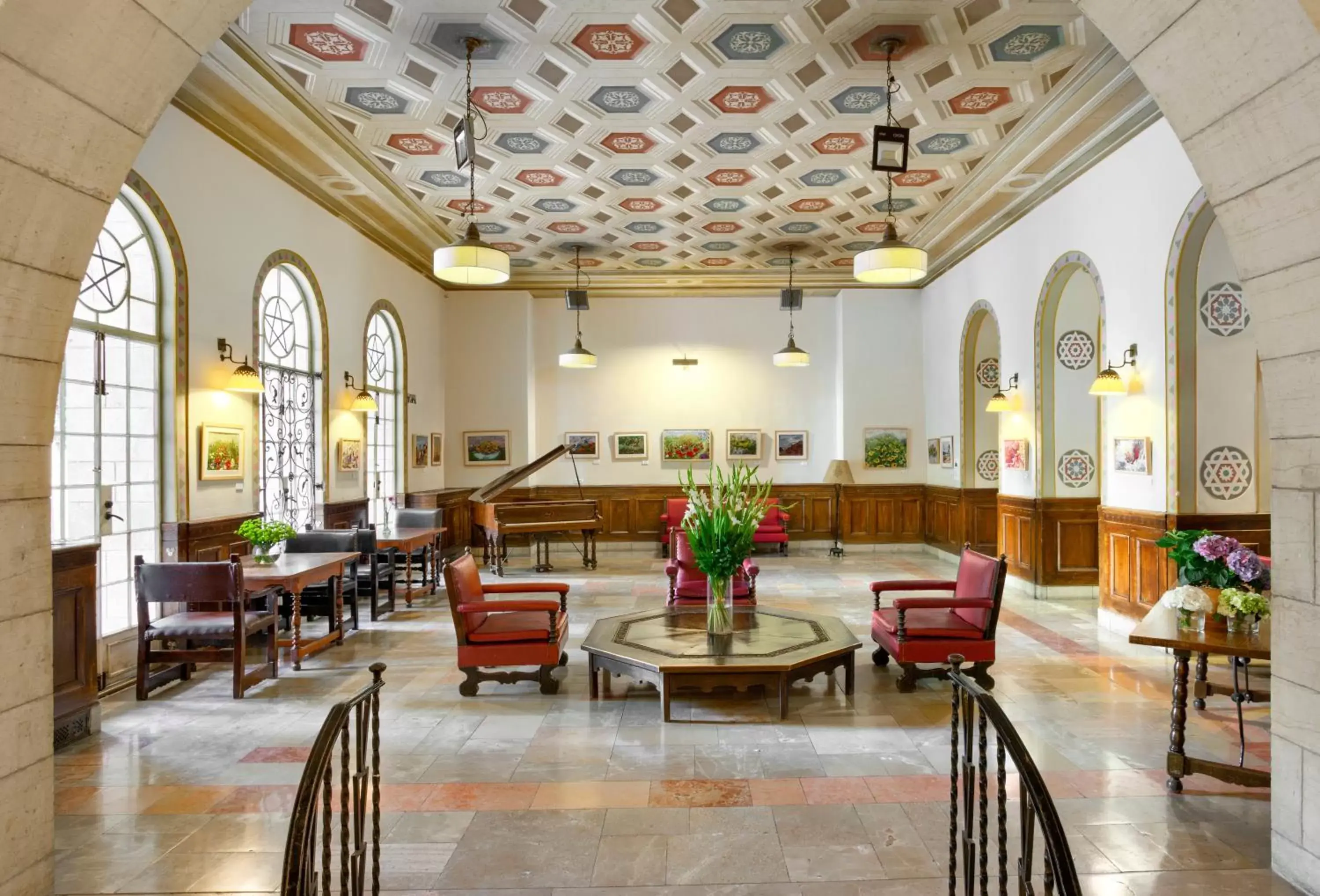 Lobby or reception, Restaurant/Places to Eat in YMCA Three Arches Hotel