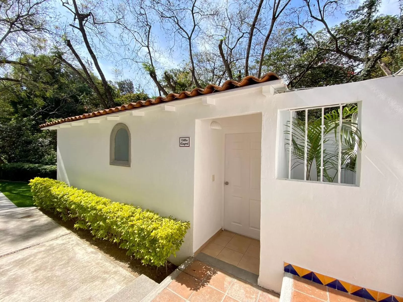 Facade/entrance, Property Building in Hotel Cala Blanca Cuernavaca