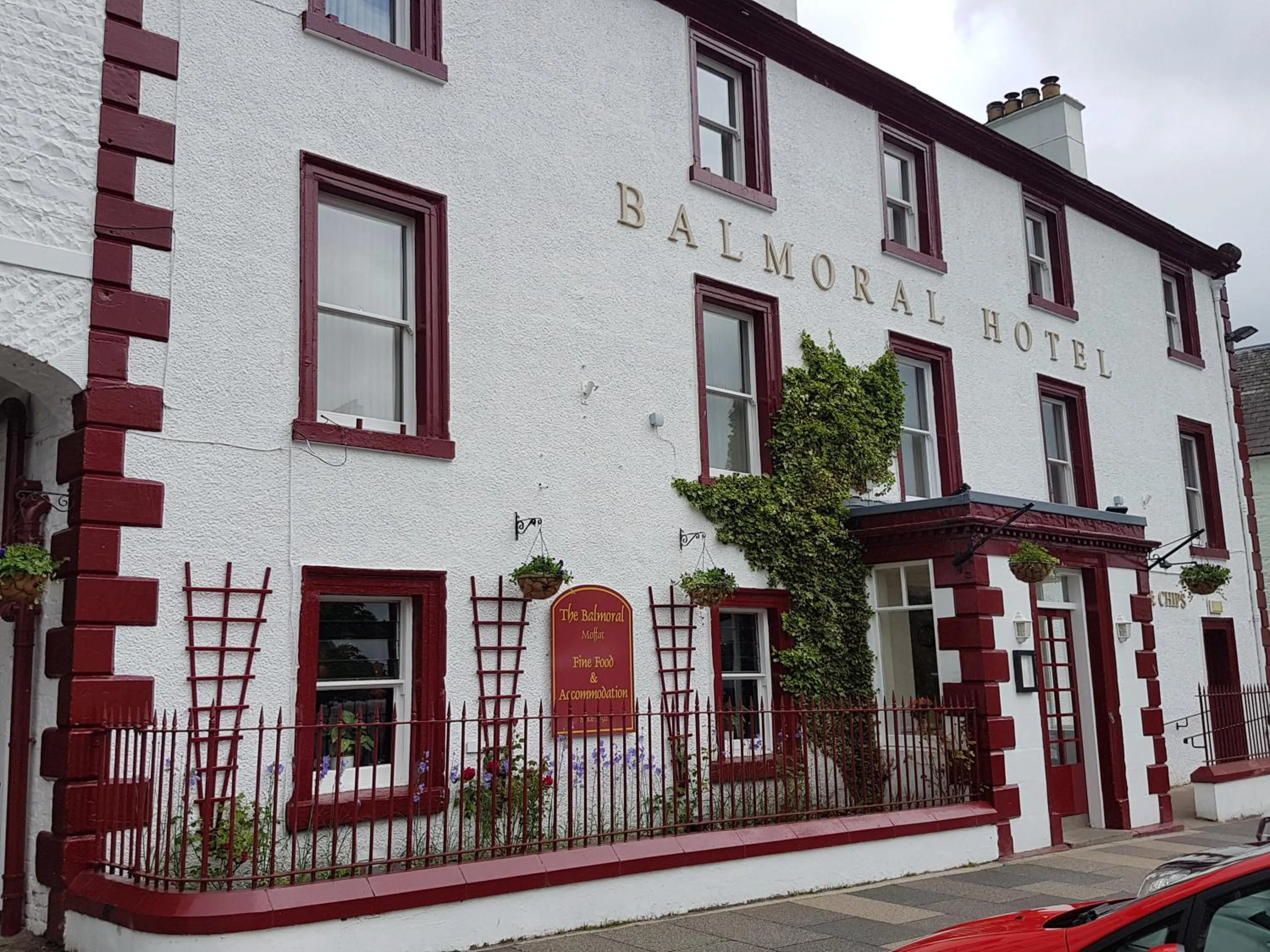 Facade/entrance in Balmoral Hotel