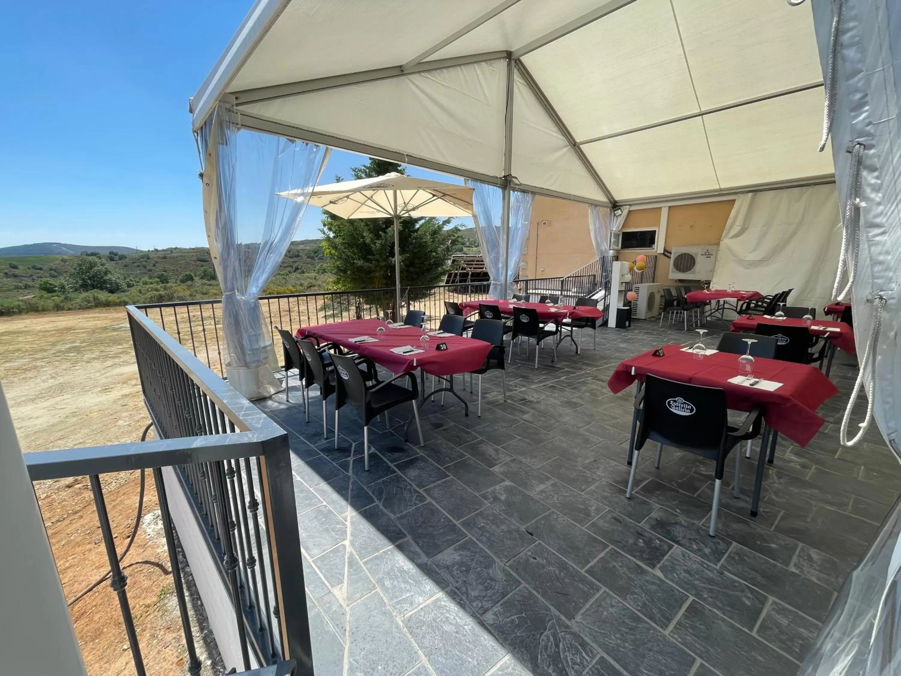 Restaurant/places to eat in Tierra De Lobos