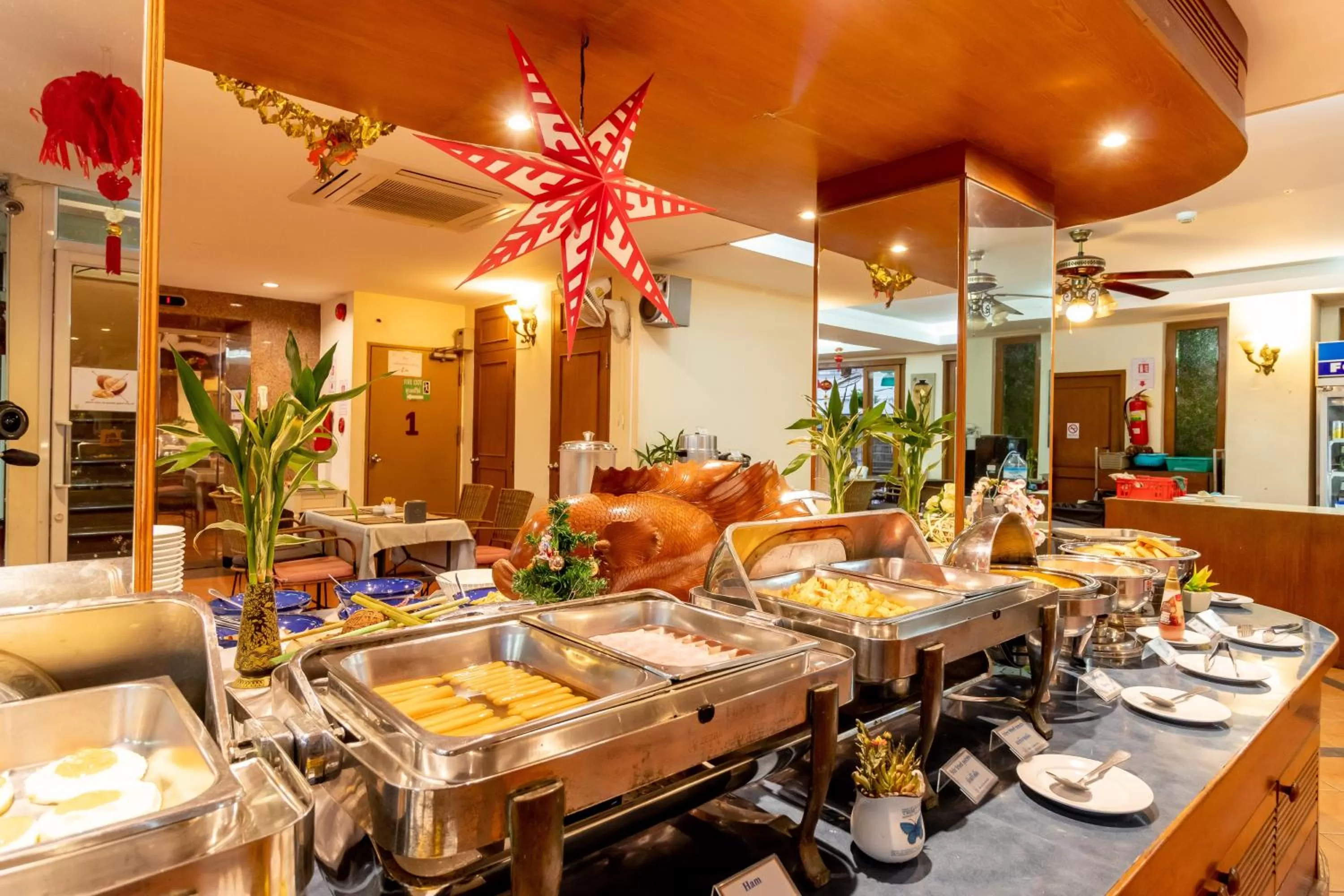 Restaurant/places to eat in Thipurai Beach Hotel