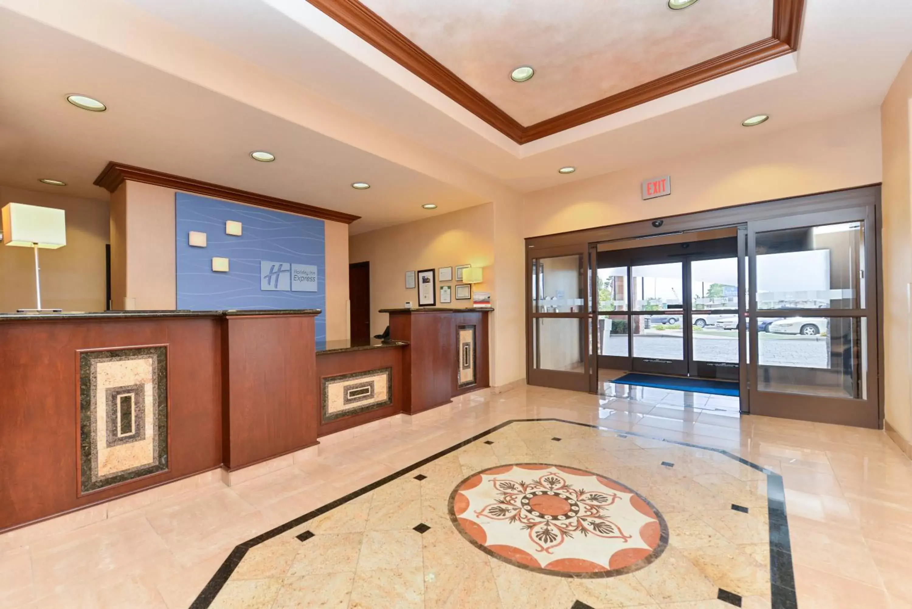 Lobby or reception, Lobby/Reception in Holiday Inn Express Hotel & Suites Las Cruces, an IHG Hotel