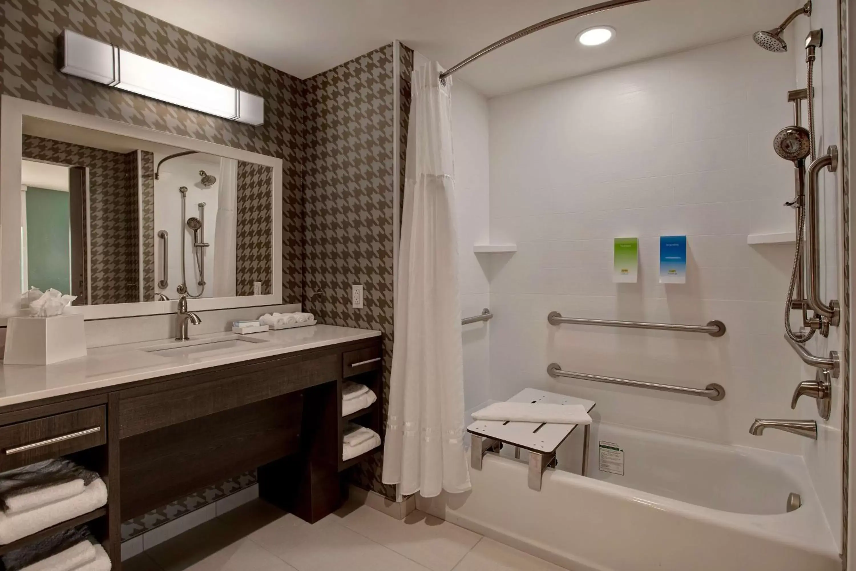 Bathroom in Home2 Suites By Hilton Lexington Hamburg