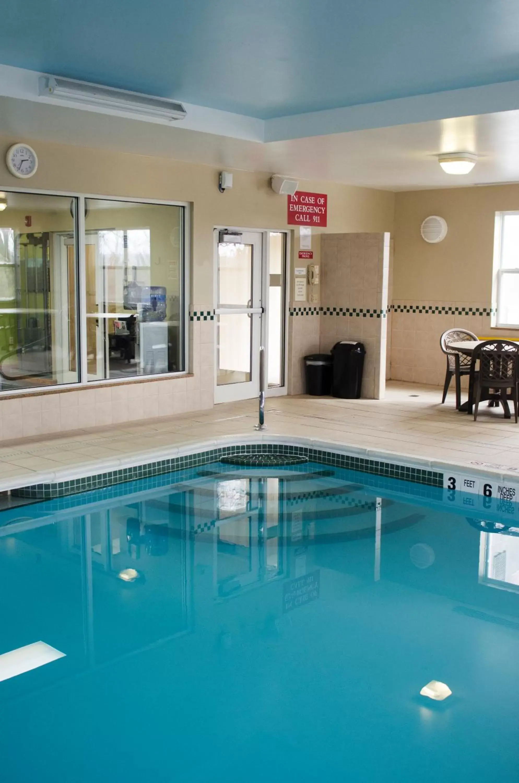 Swimming Pool in Country Inn & Suites by Radisson, Ithaca, NY