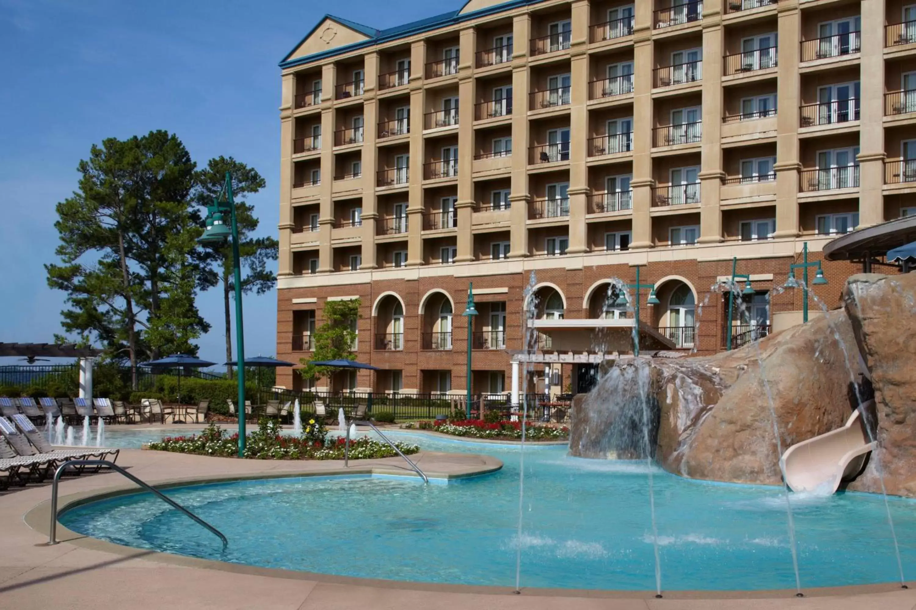 Swimming pool, Property Building in Marriott Shoals Hotel & Spa