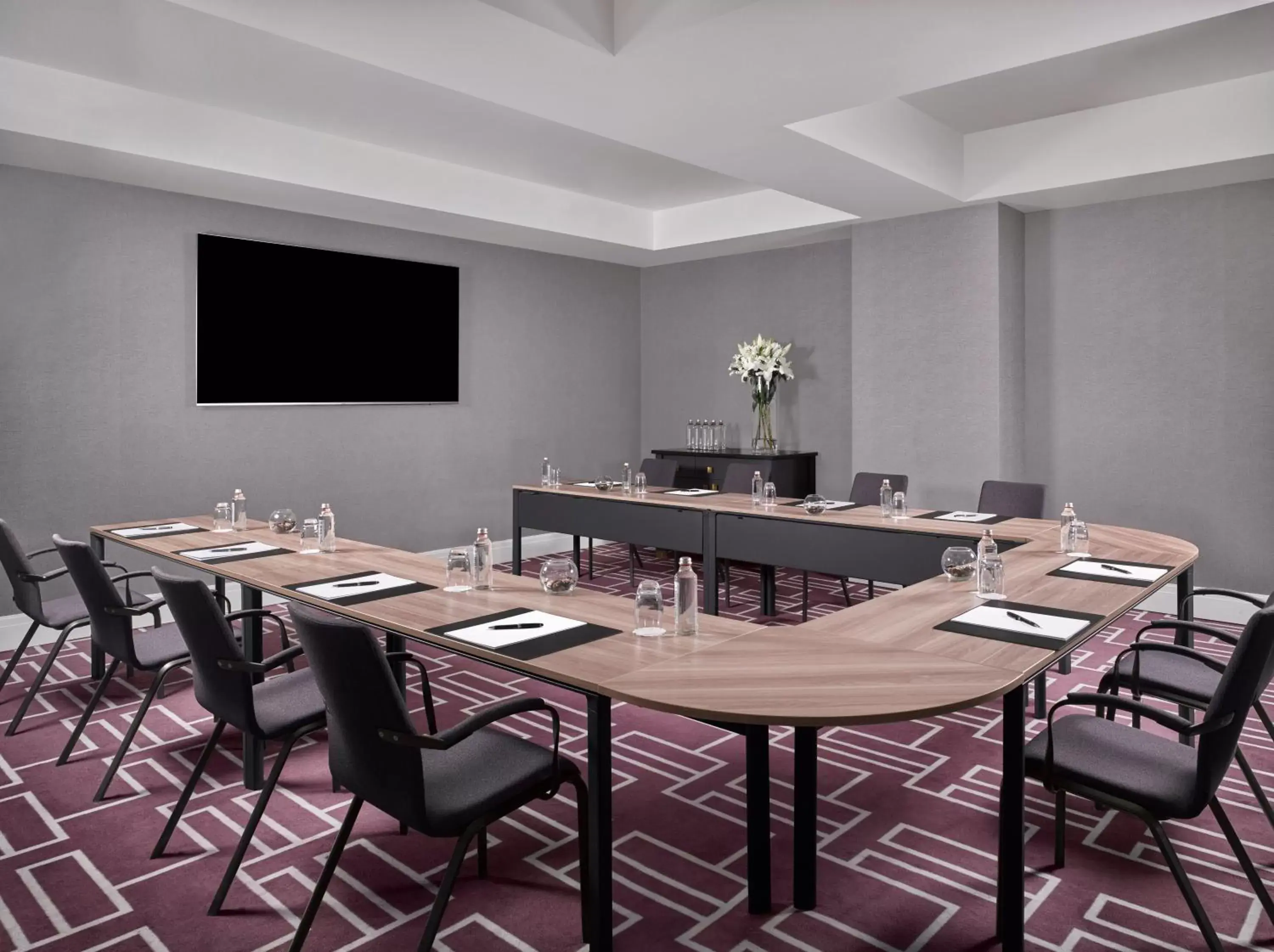 Meeting/conference room, Restaurant/Places to Eat in InterContinental Sofia, an IHG Hotel