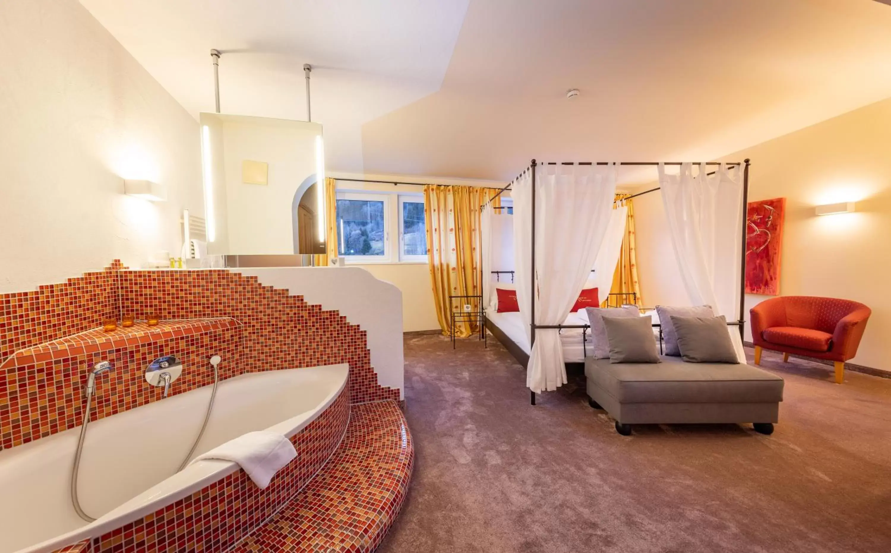 Junior Suite with Balcony and Mountain View in VÖTTER'S HOTEL in Kaprun am Kitzsteinhorn - Skibus direkt Junior Suite with Balcony and Mountain View in VÖTTER'S HOTEL in Kaprun am Kitzsteinhorn - Skibus direkt