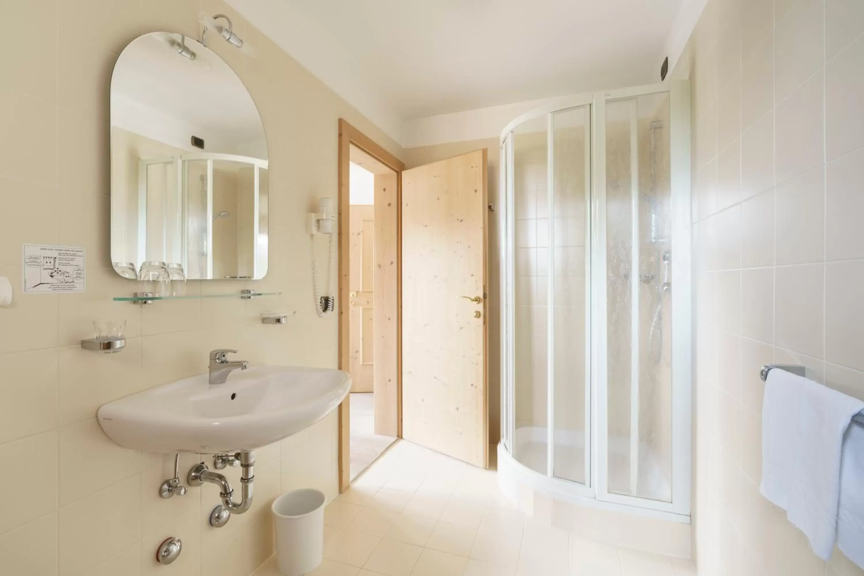 Quadruple Room - single occupancy in Ütia De Börz Quadruple Room - single occupancy in Ütia De Börz