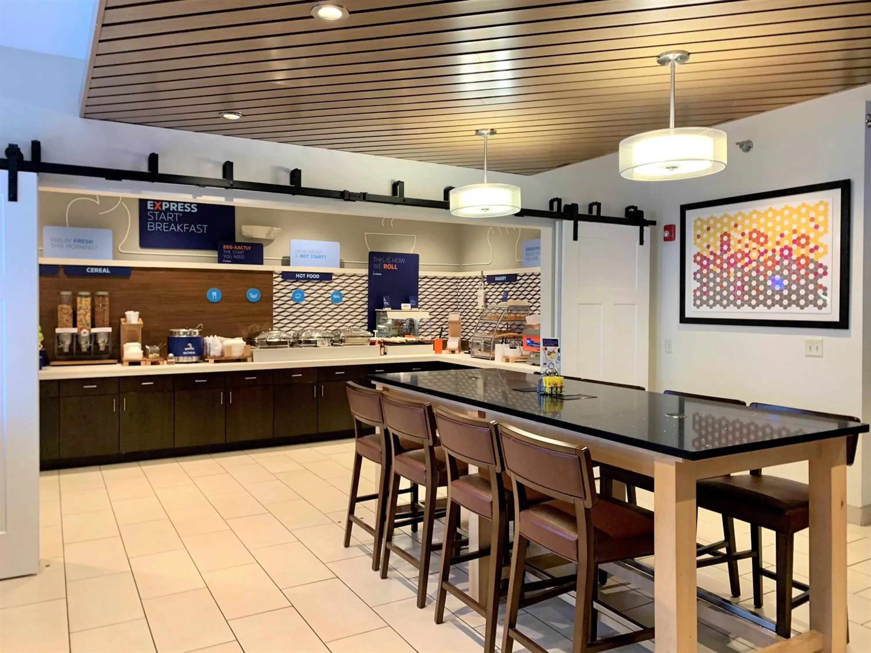 Breakfast, Restaurant/Places to Eat in Holiday Inn Express & Suites Chicago-Libertyville, an IHG Hotel