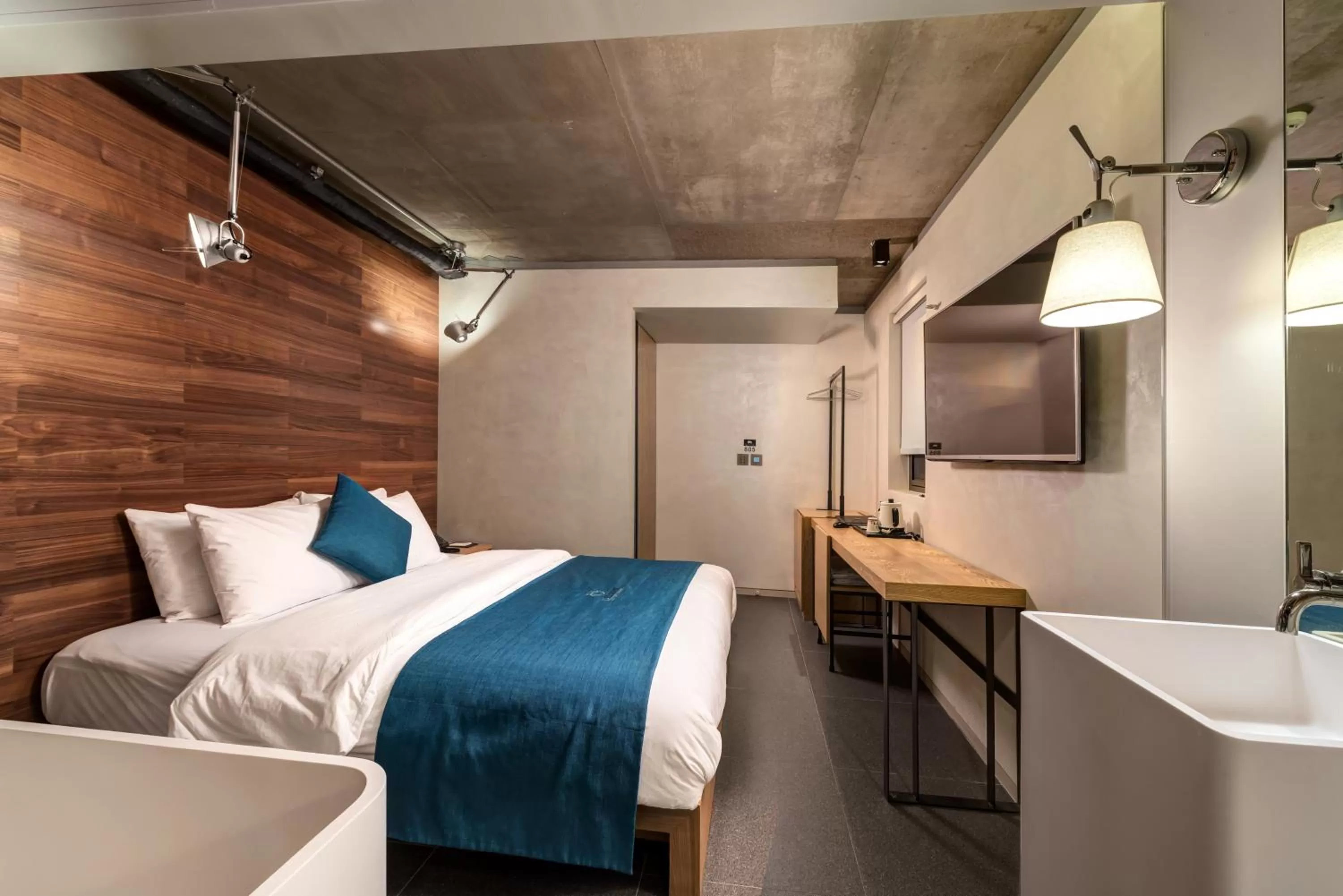 Bed in Delight Hotel Jamsil