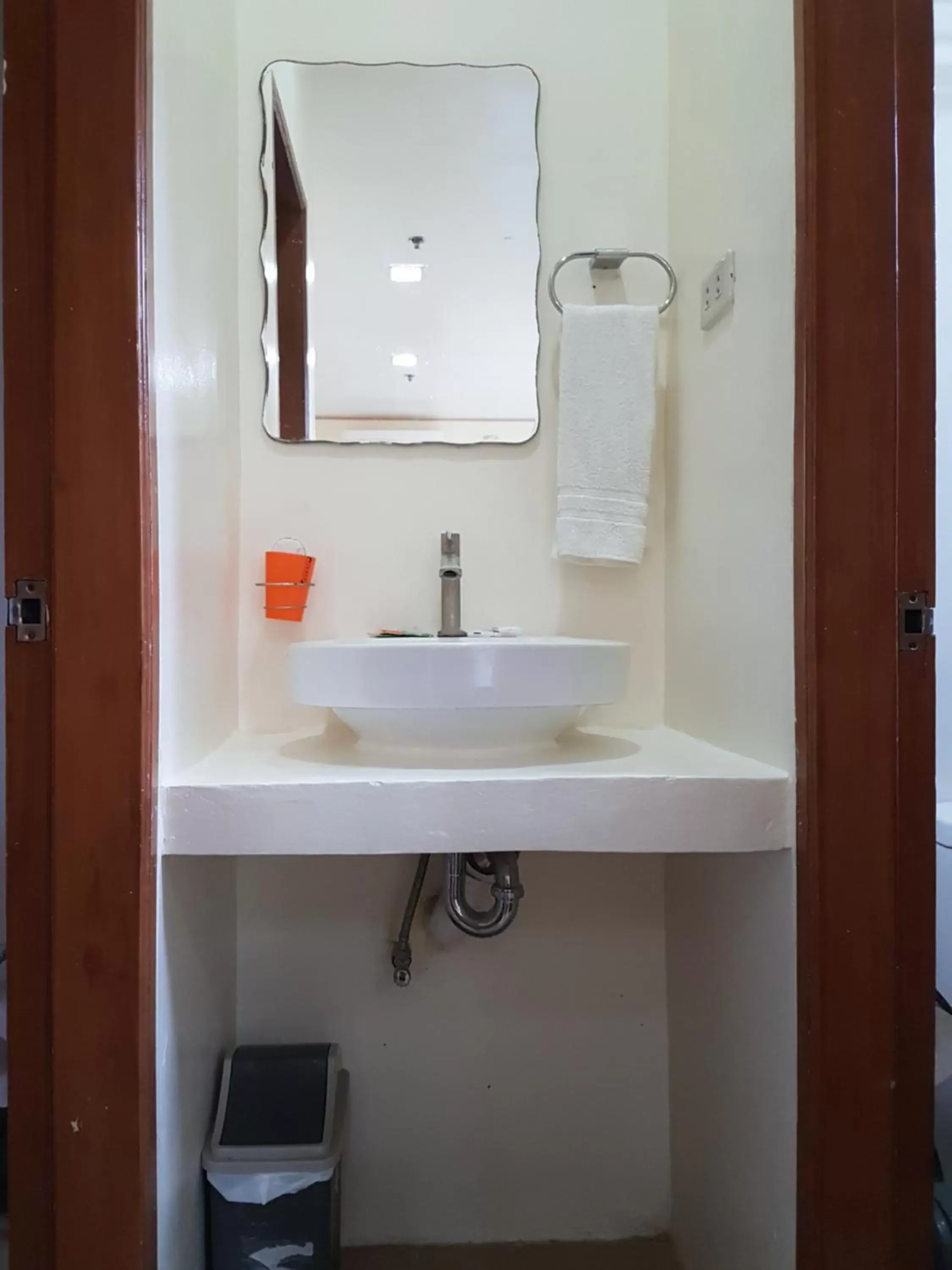 Bathroom in Blue Lagoon Inn & Suites