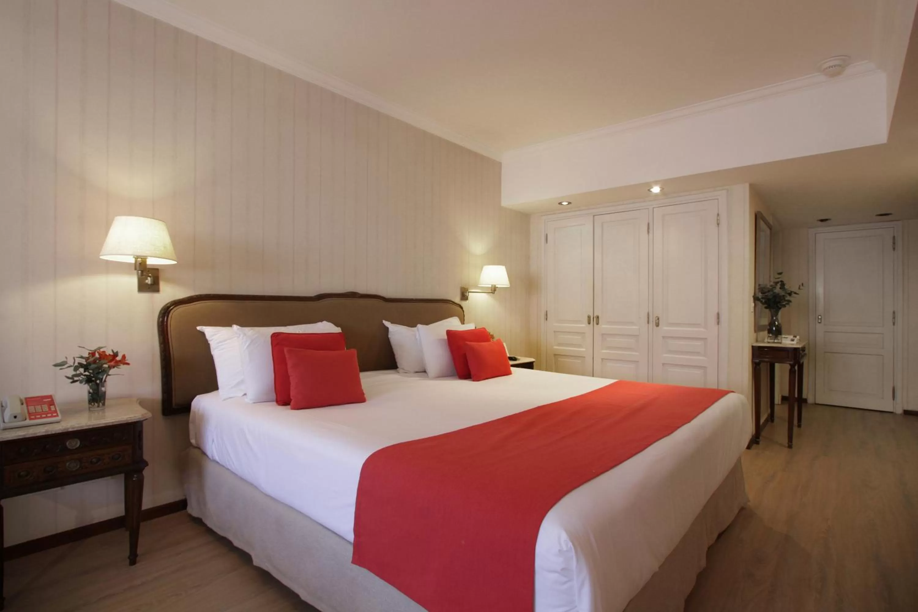 Photo of the whole room, Bed in Ramada by Wyndham Buenos Aires Centro