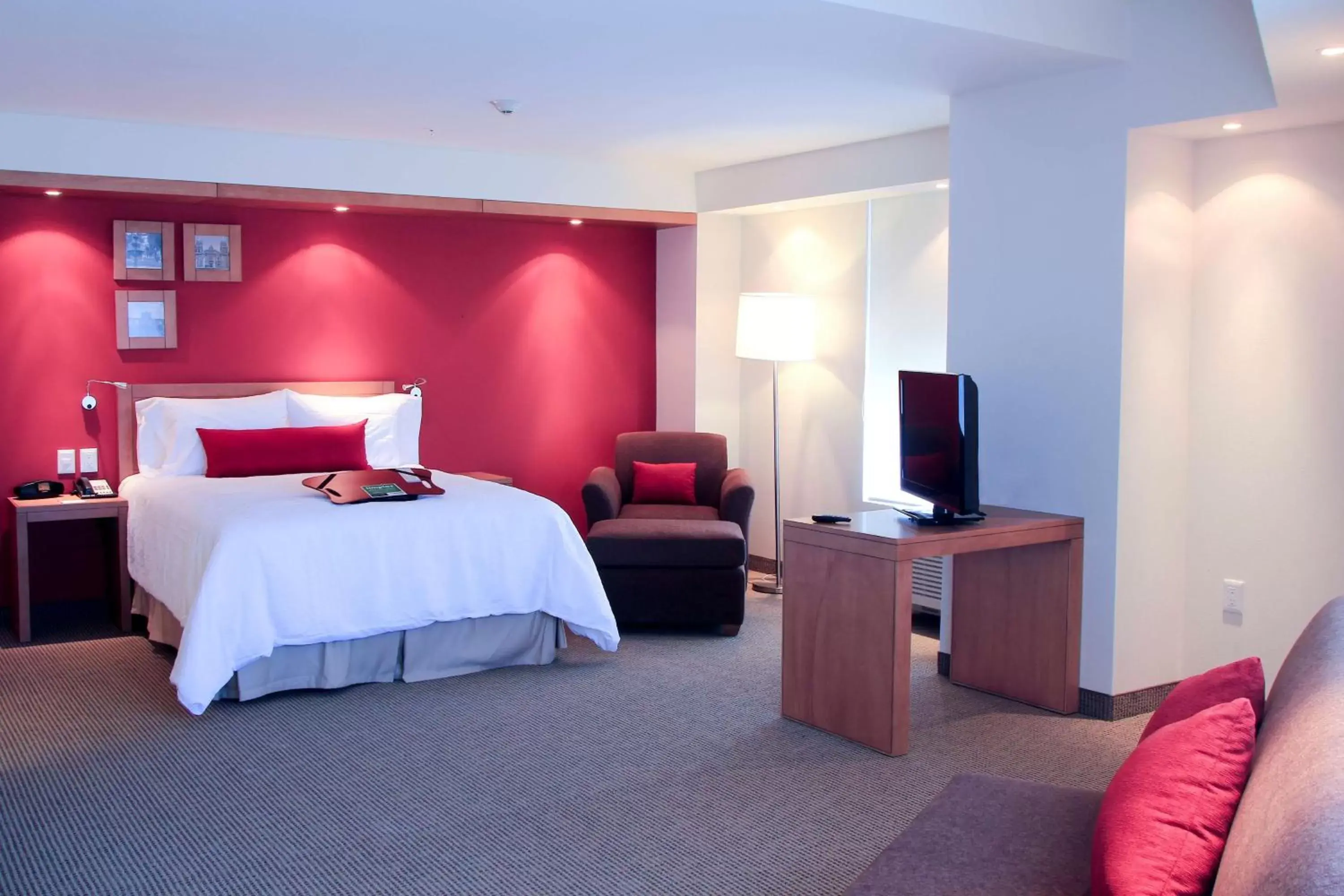 Bed in Hampton by Hilton Guadalajara Expo