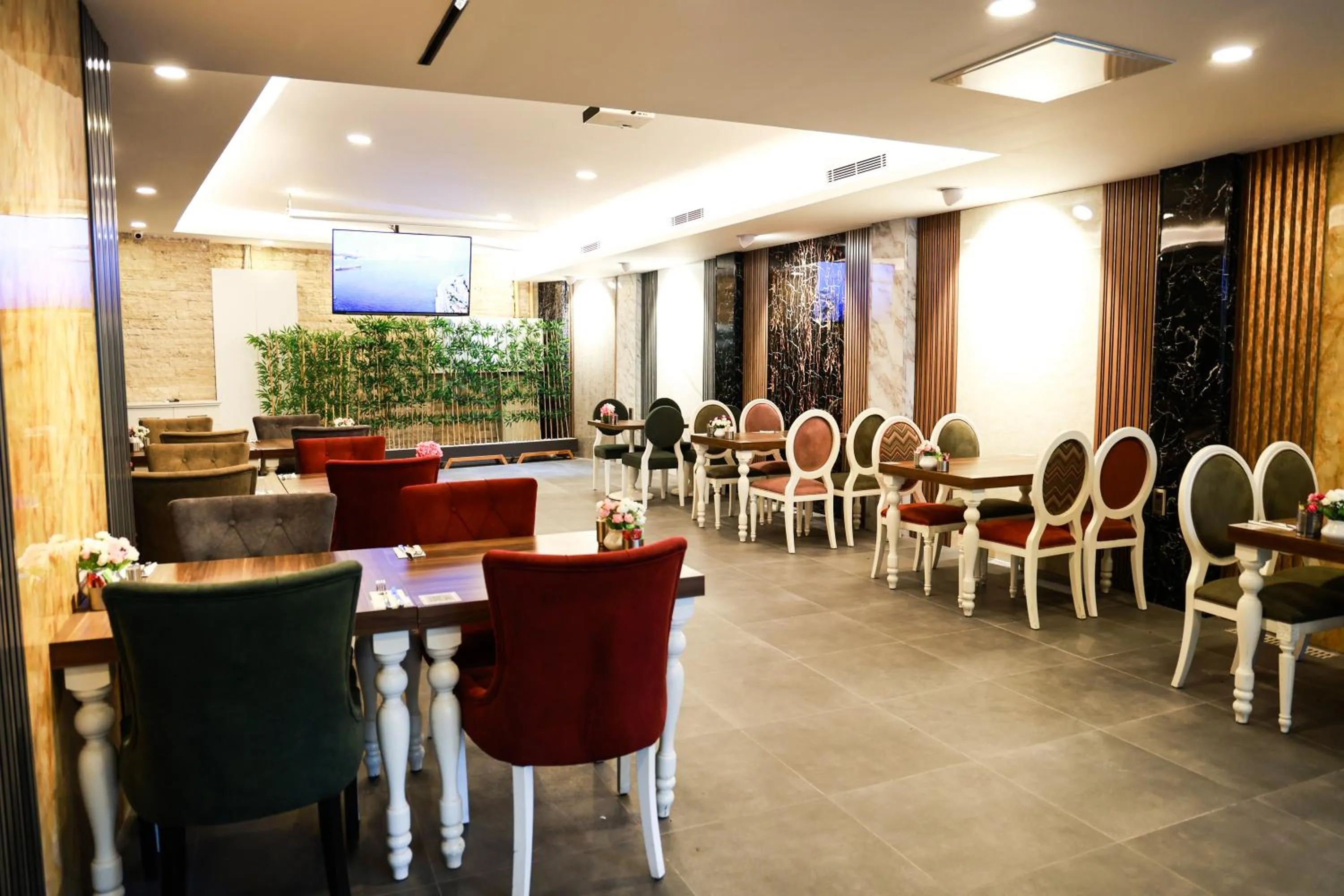 Restaurant/places to eat in Mia Berre Hotels