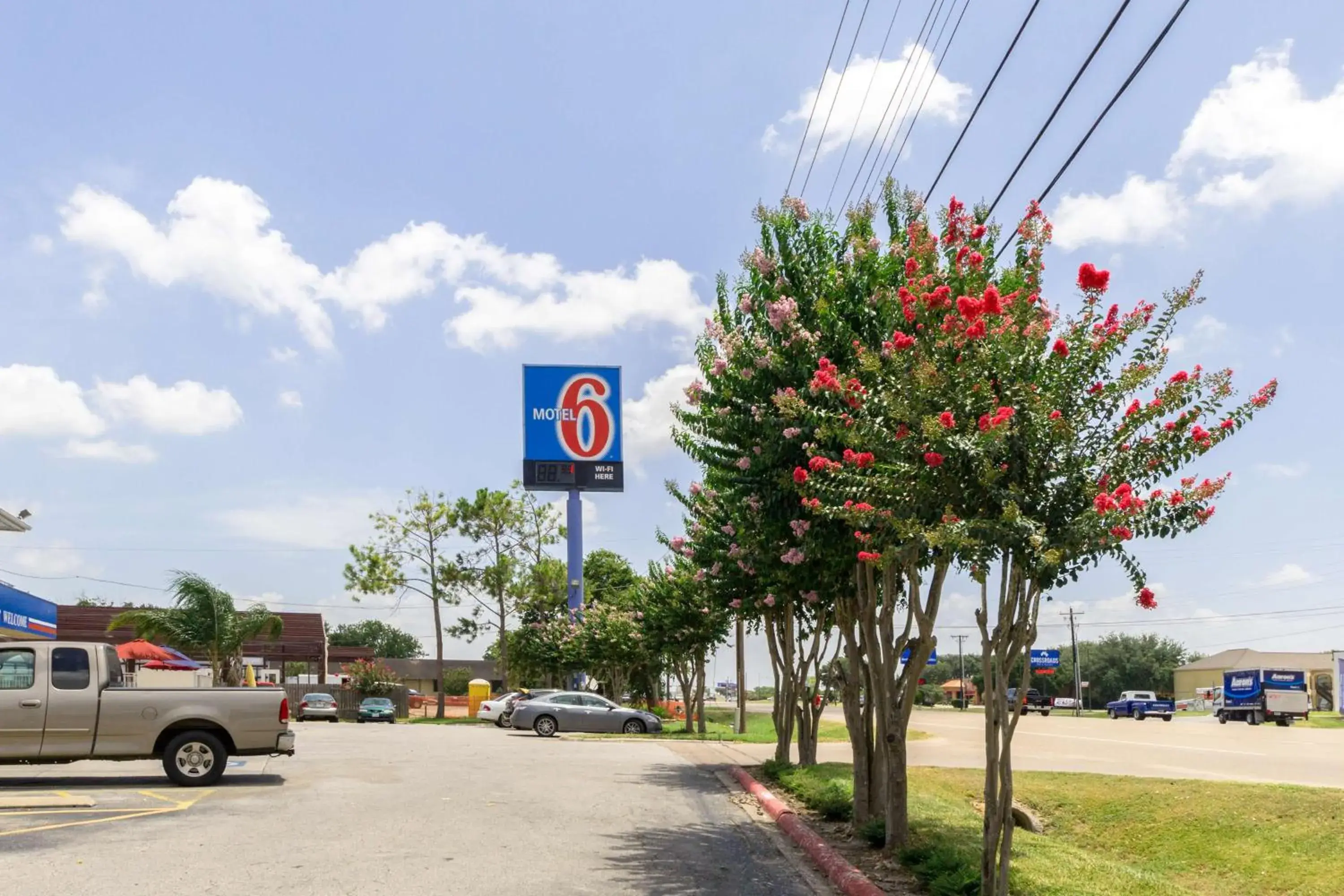 Property Building in Motel 6-Victoria, TX