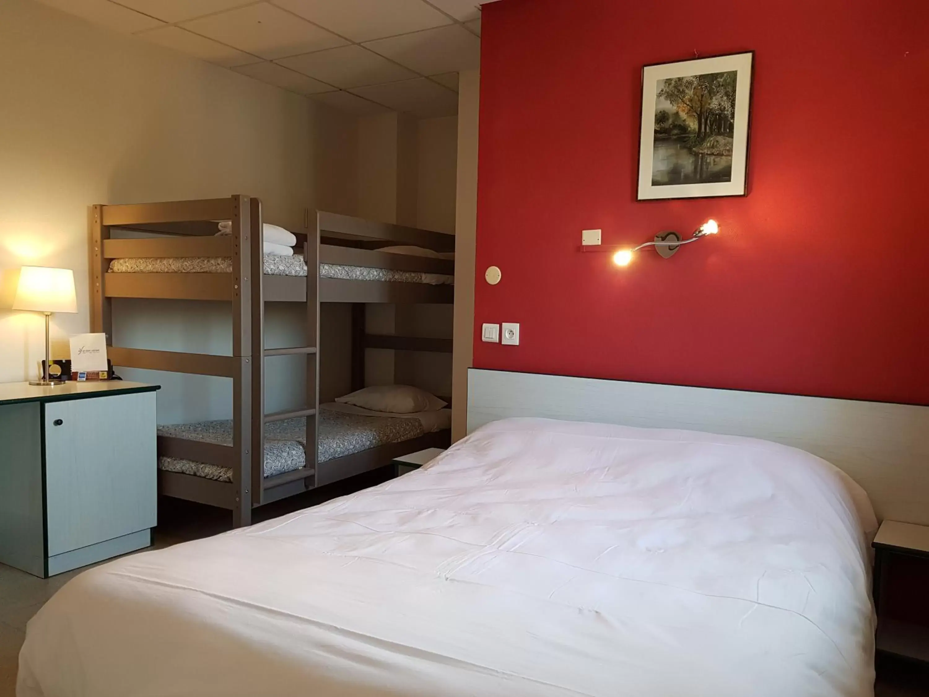 bunk bed, Bed in Hotel Le Saint Vincent Lyon Sud bunk bed, Bed in Hotel Le Saint Vincent Lyon Sud
