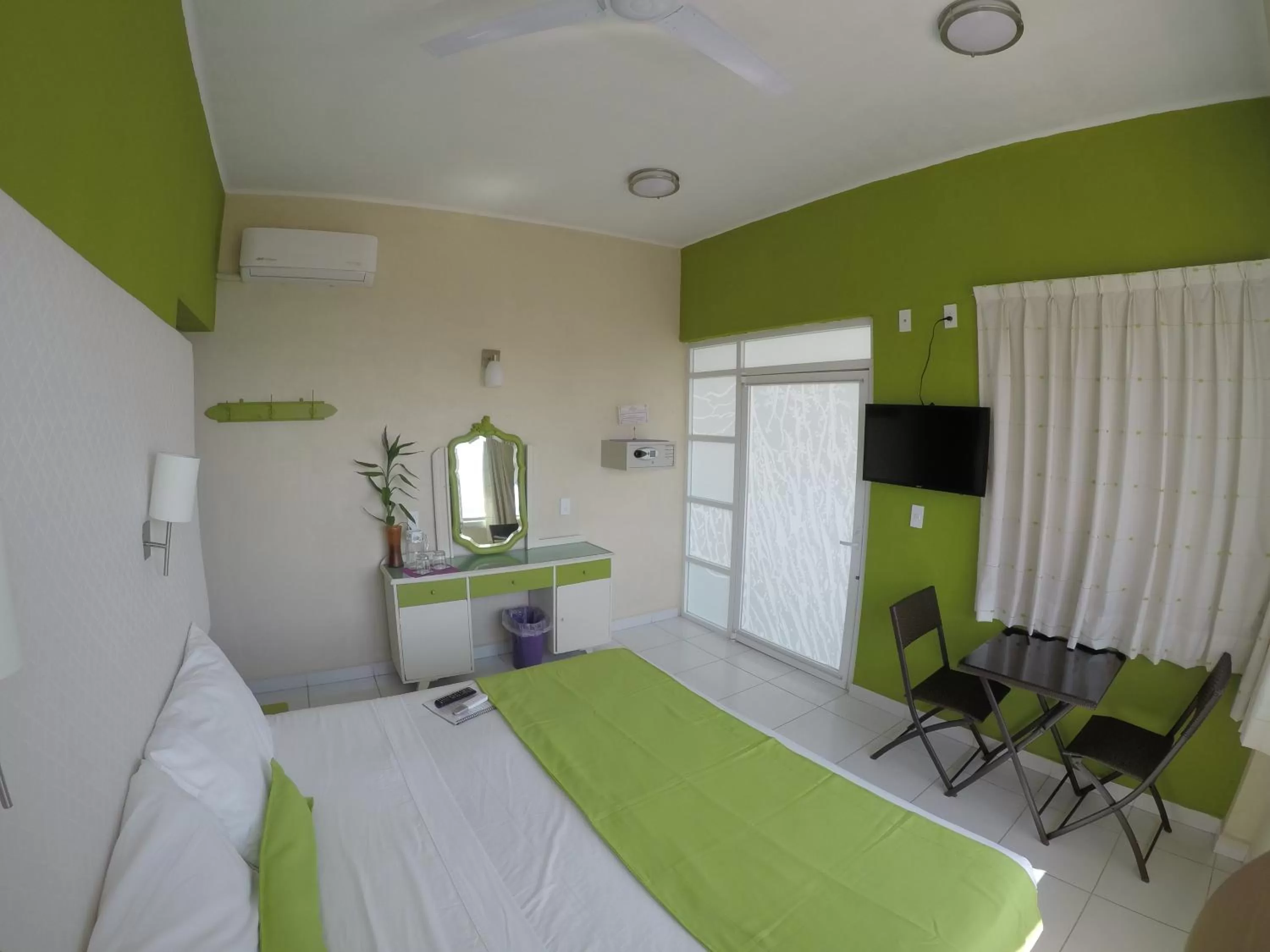 Photo of the whole room, Bed in Casa Mia