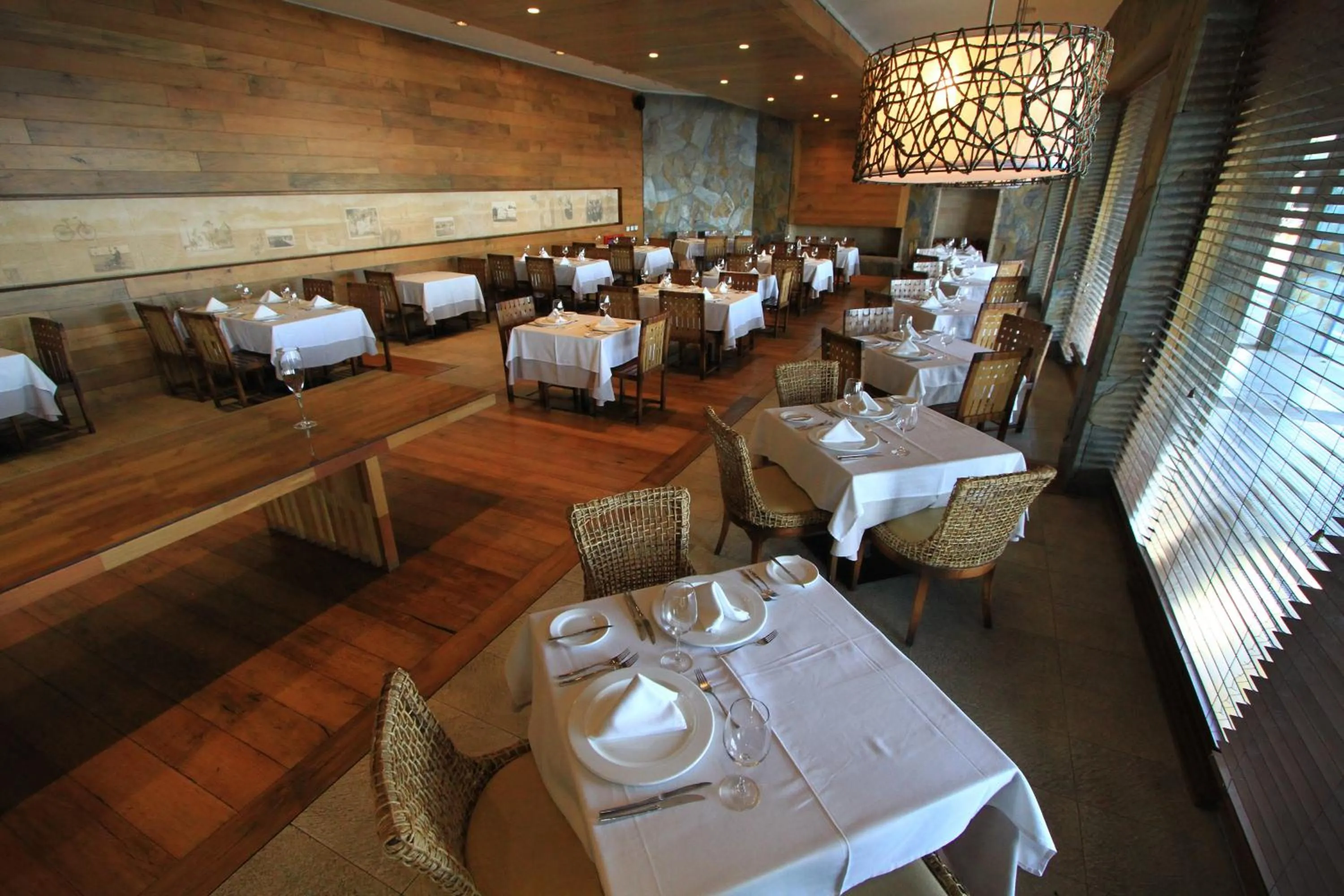 Restaurant/places to eat in Radisson Hotel Puerto Varas