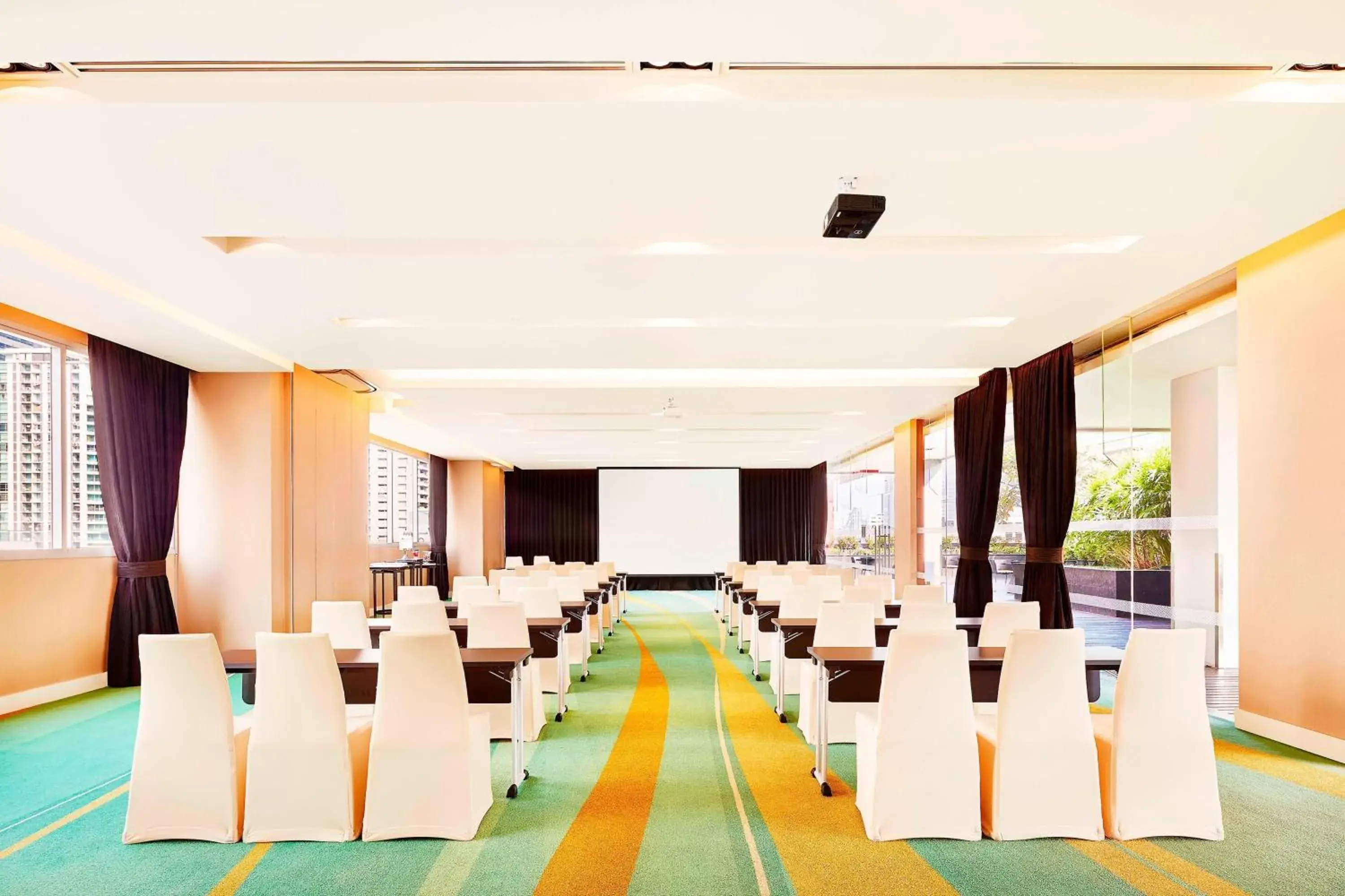 Meeting/conference room in Four Points by Sheraton Bangkok, Sukhumvit 15