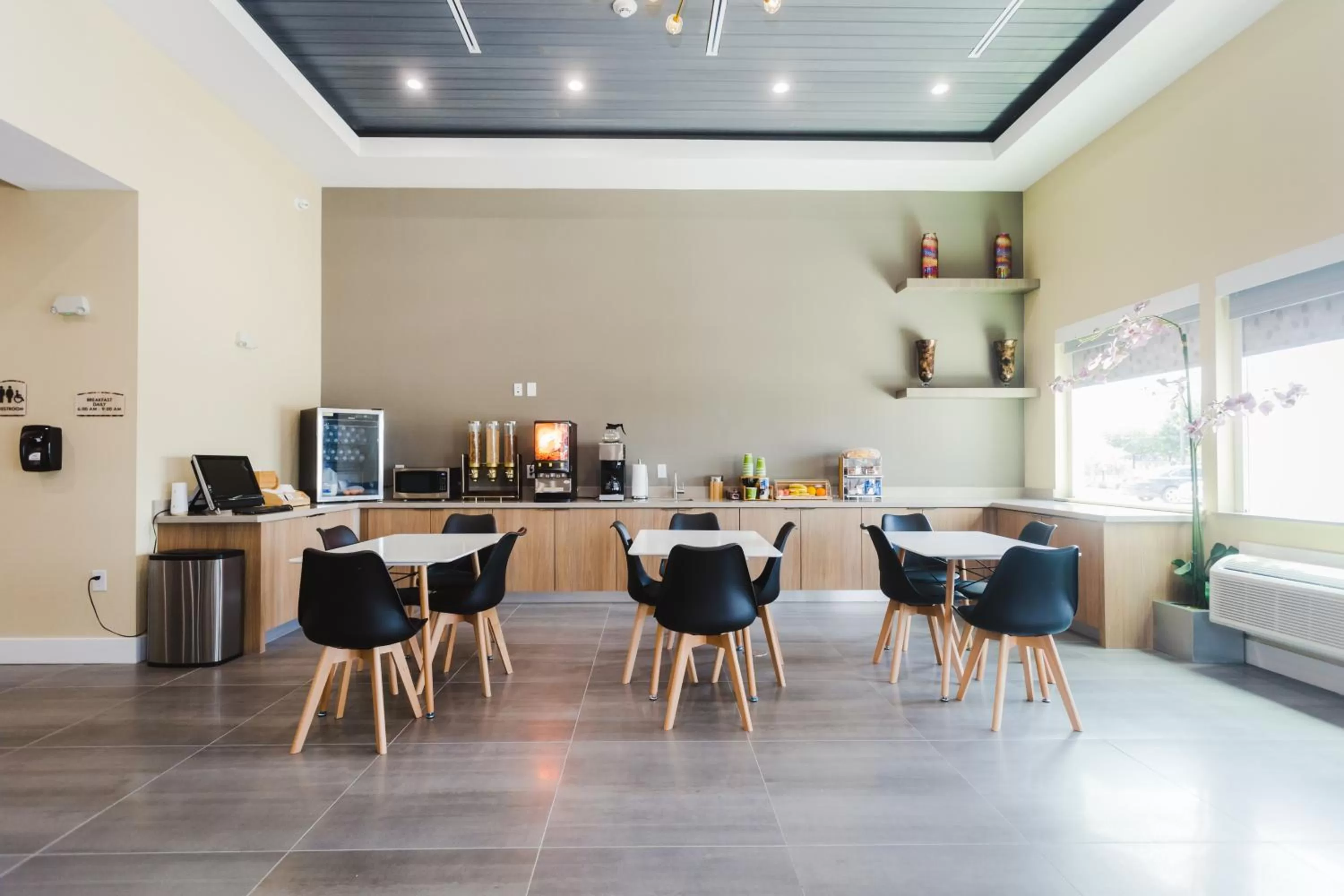 Breakfast in Palace Inn Blue Houston East Beltway 8