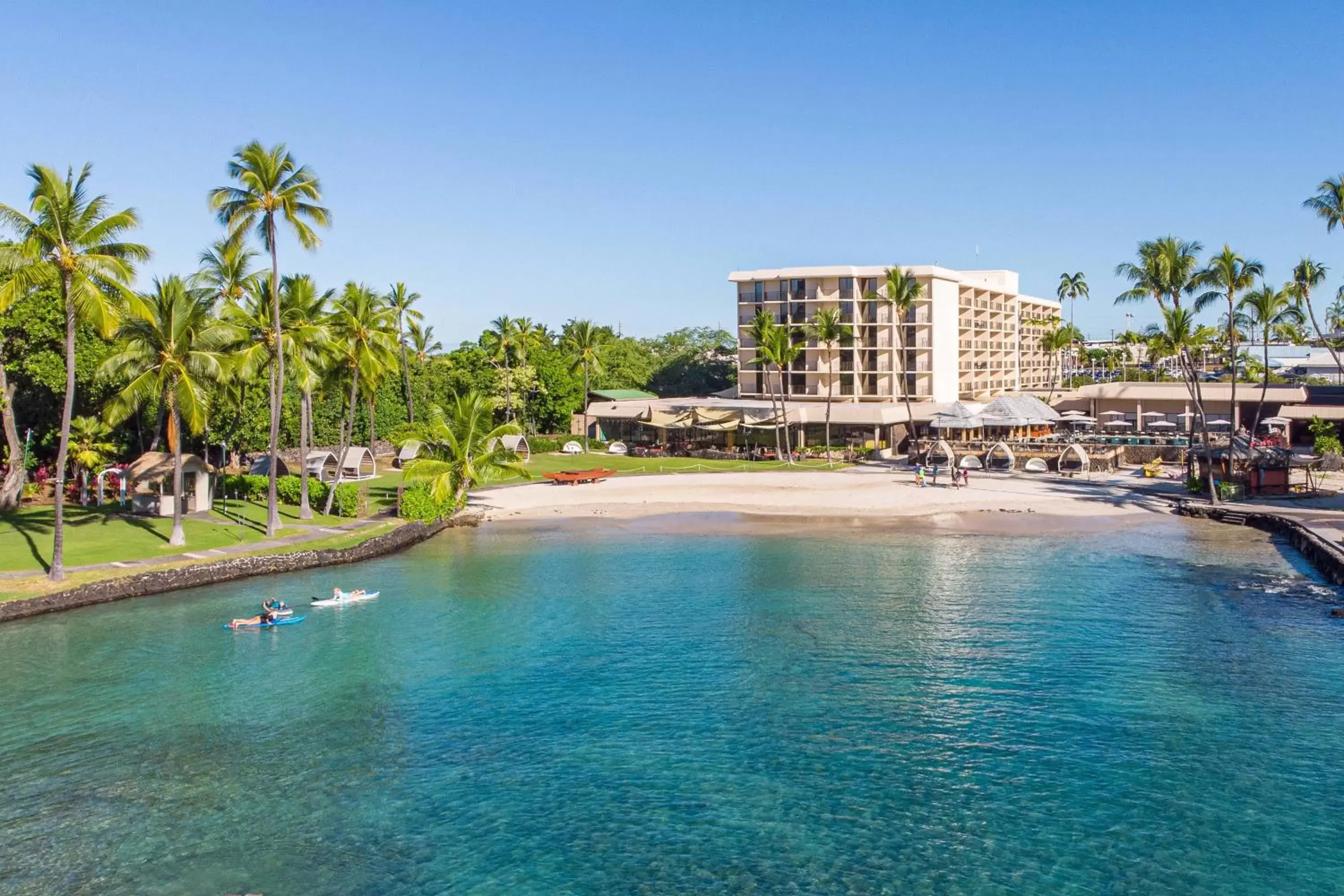 Fitness centre/facilities, Beach in Courtyard by Marriott King Kamehameha's Kona Beach Hotel