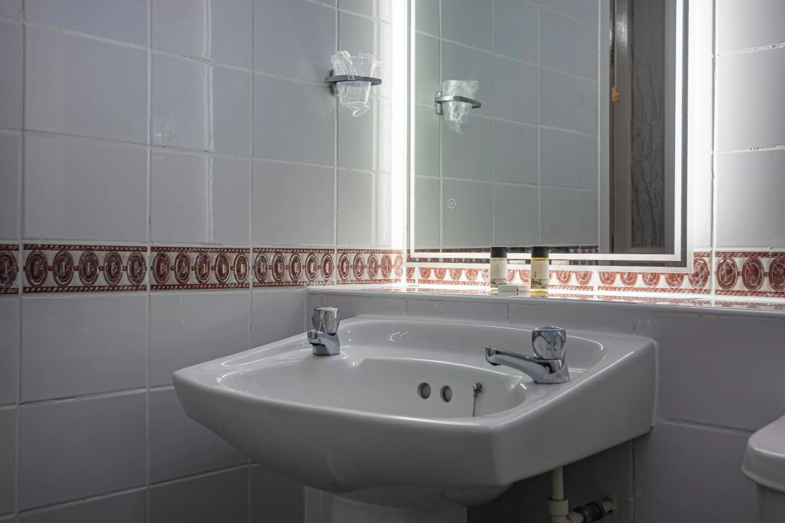 Bathroom in The Crown Hotel, Boroughbridge, North Yorkshire