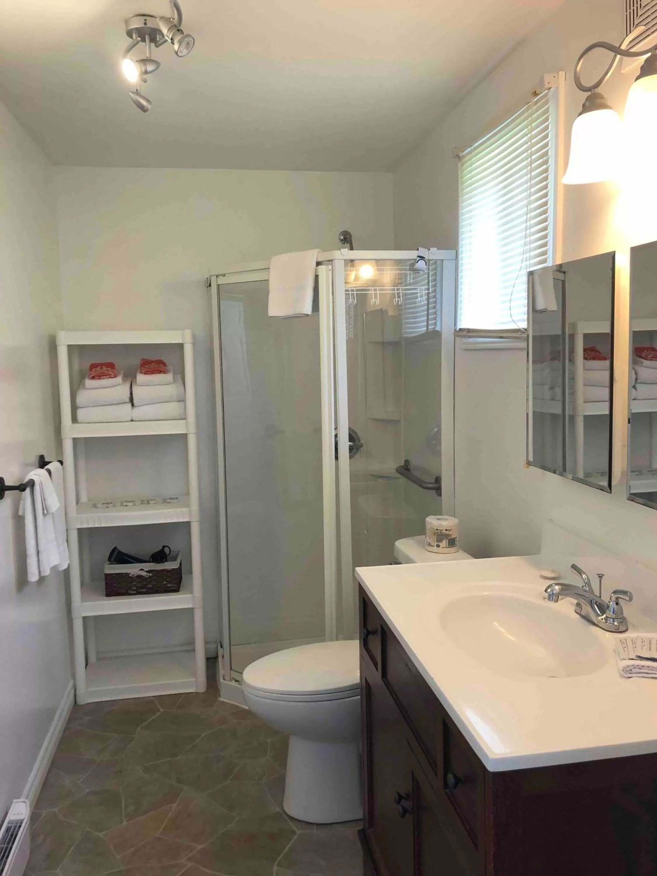 Lakelawn B&B and Motel