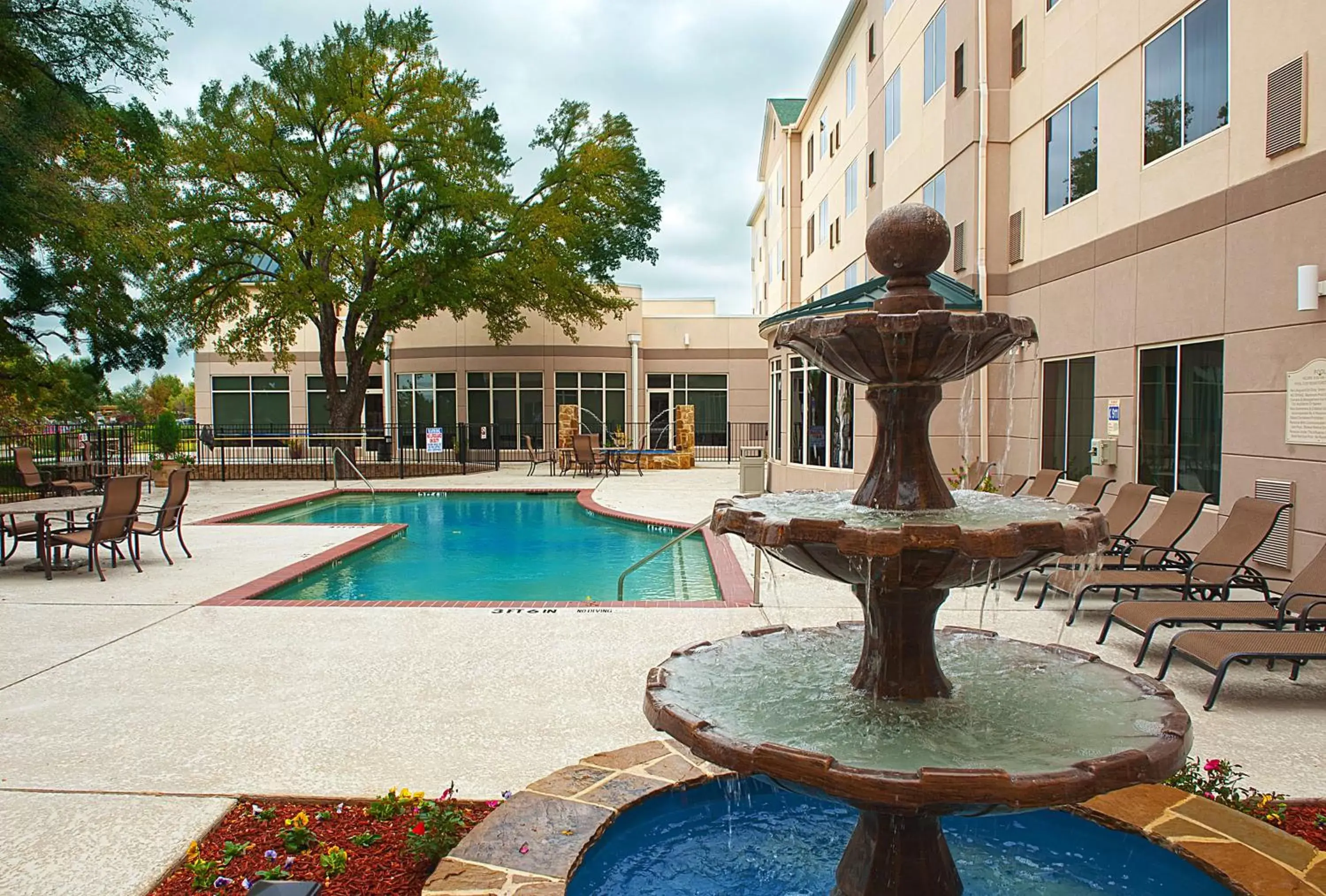 Pool view, Swimming Pool in Hilton Garden Inn DFW Airport South