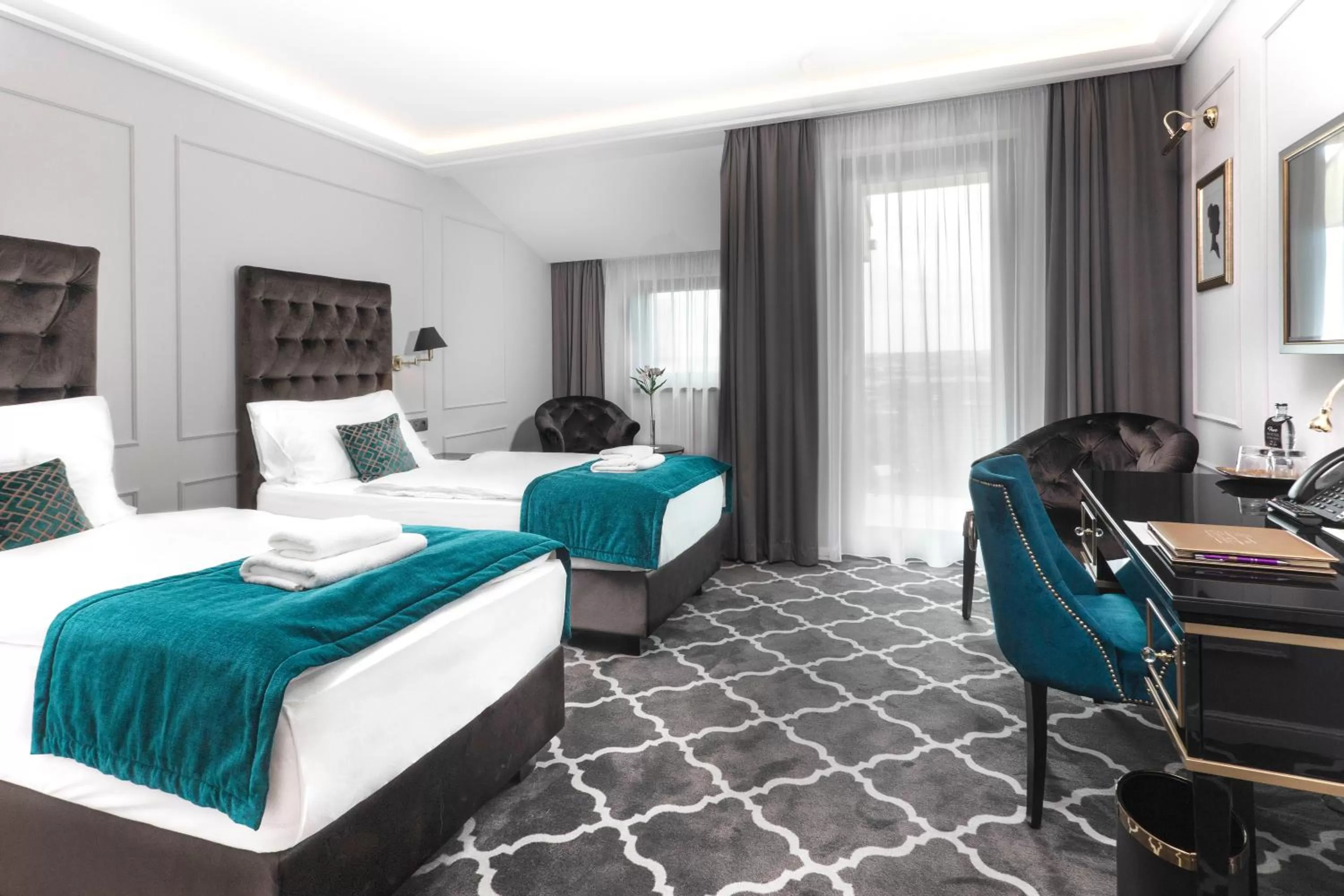 Photo of the whole room, Bed in Hotel Golden Key, 4 Stars Superior