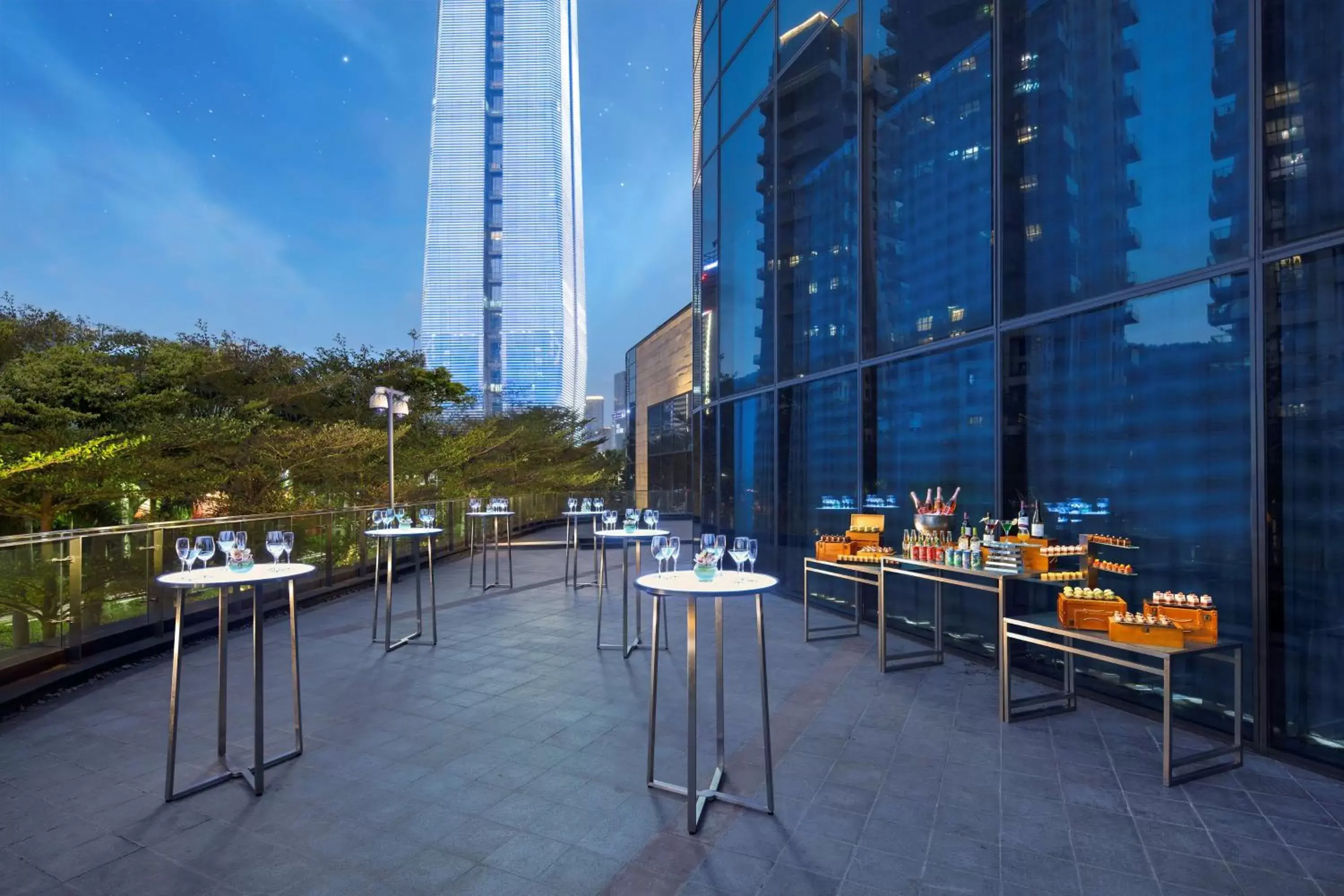 Lounge or bar in Hilton Shenzhen Shekou Nanhai