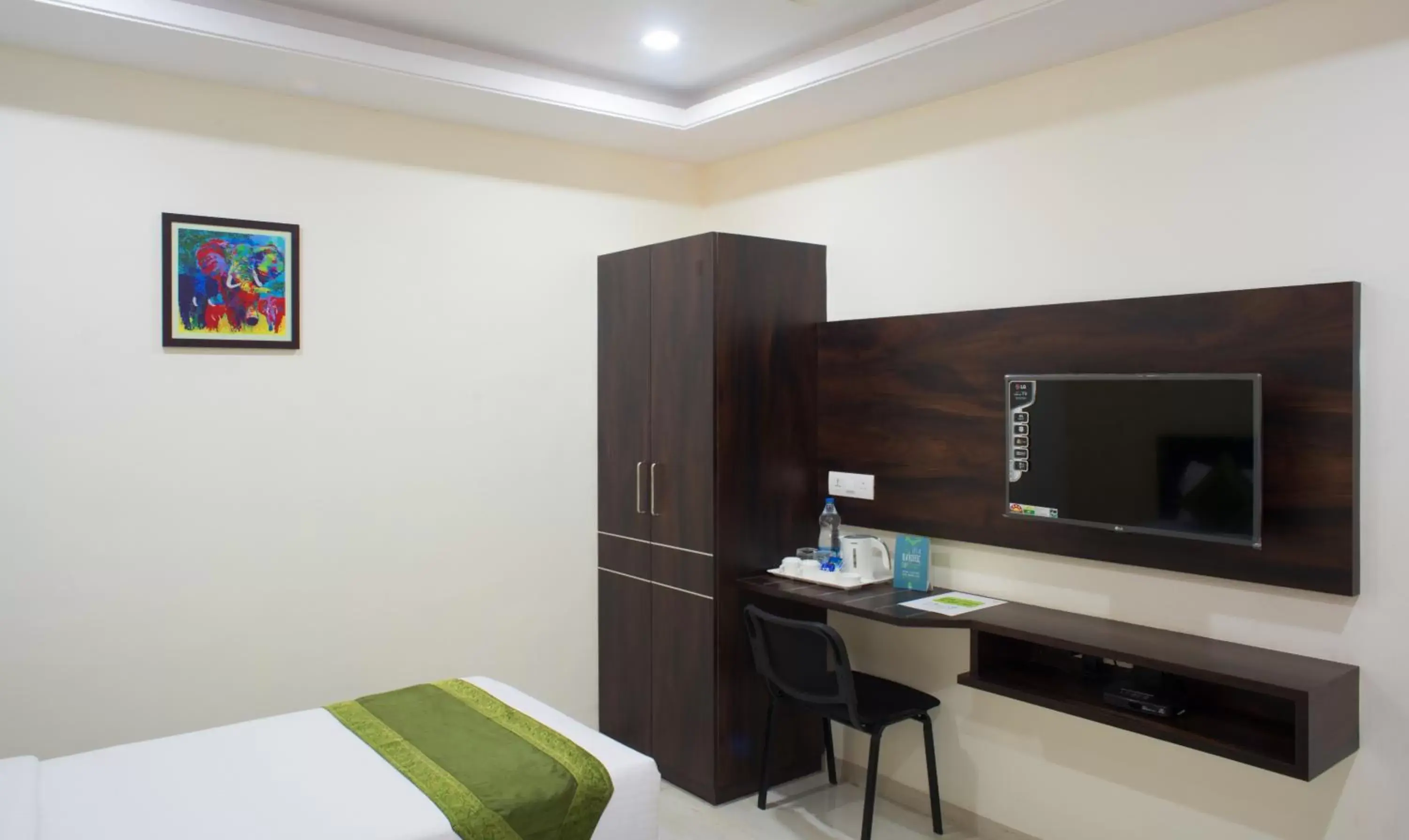 Bed in Treebo Celeste Bed in Treebo Celeste