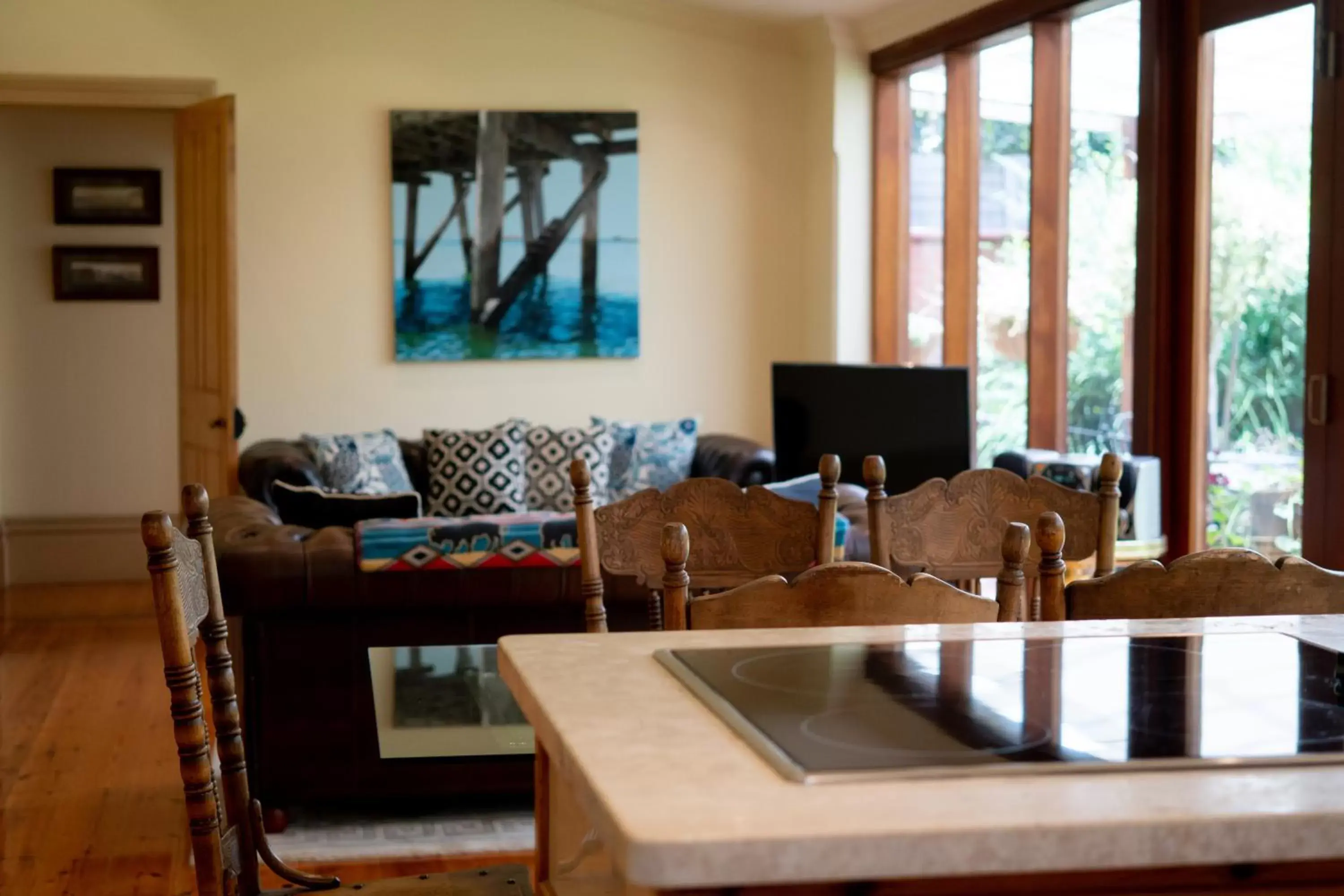 Living room, Kitchen/Kitchenette in North Adelaide Heritage Cottages & Apartments