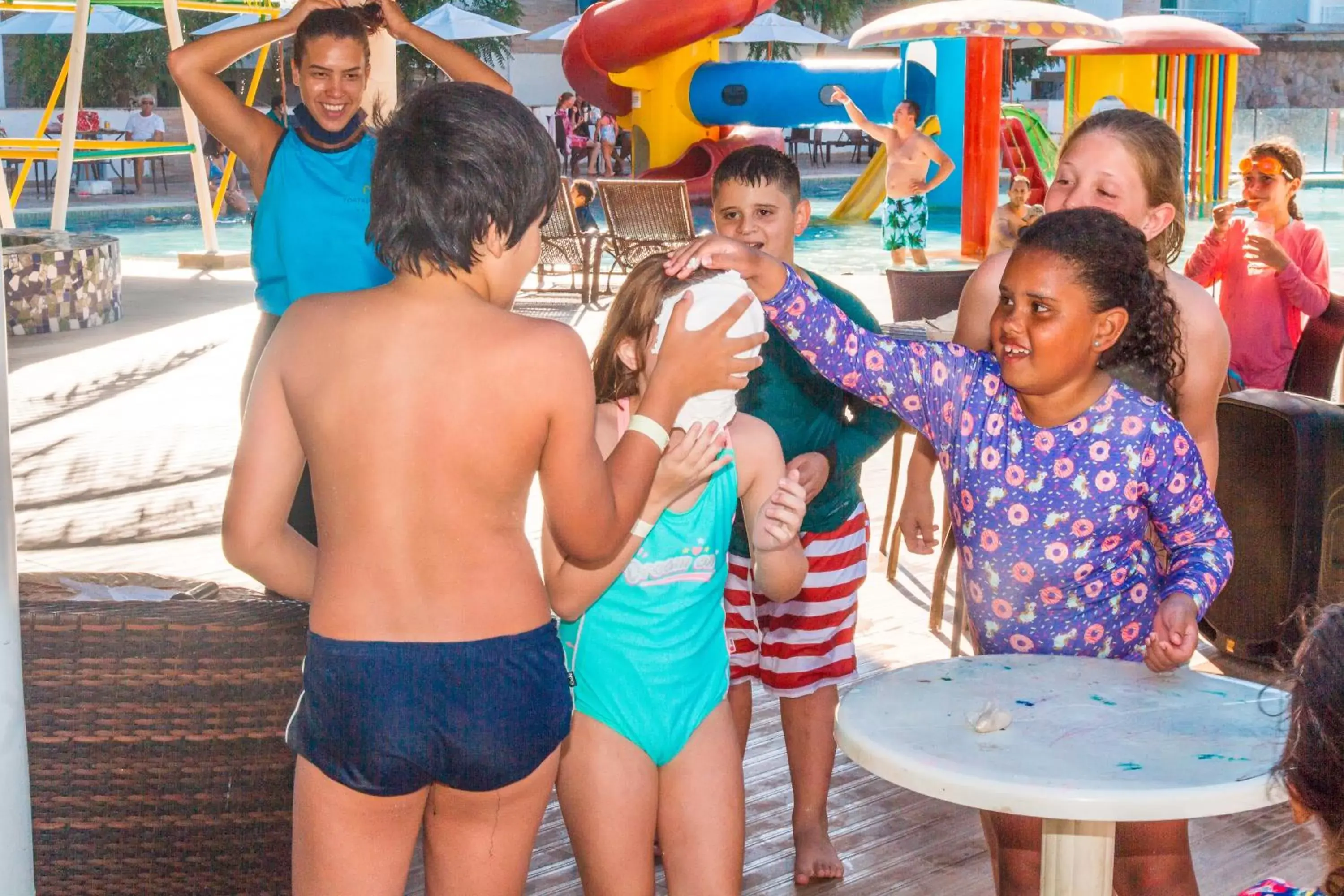 Activities, Children in Portal Beach - Rede Soberano