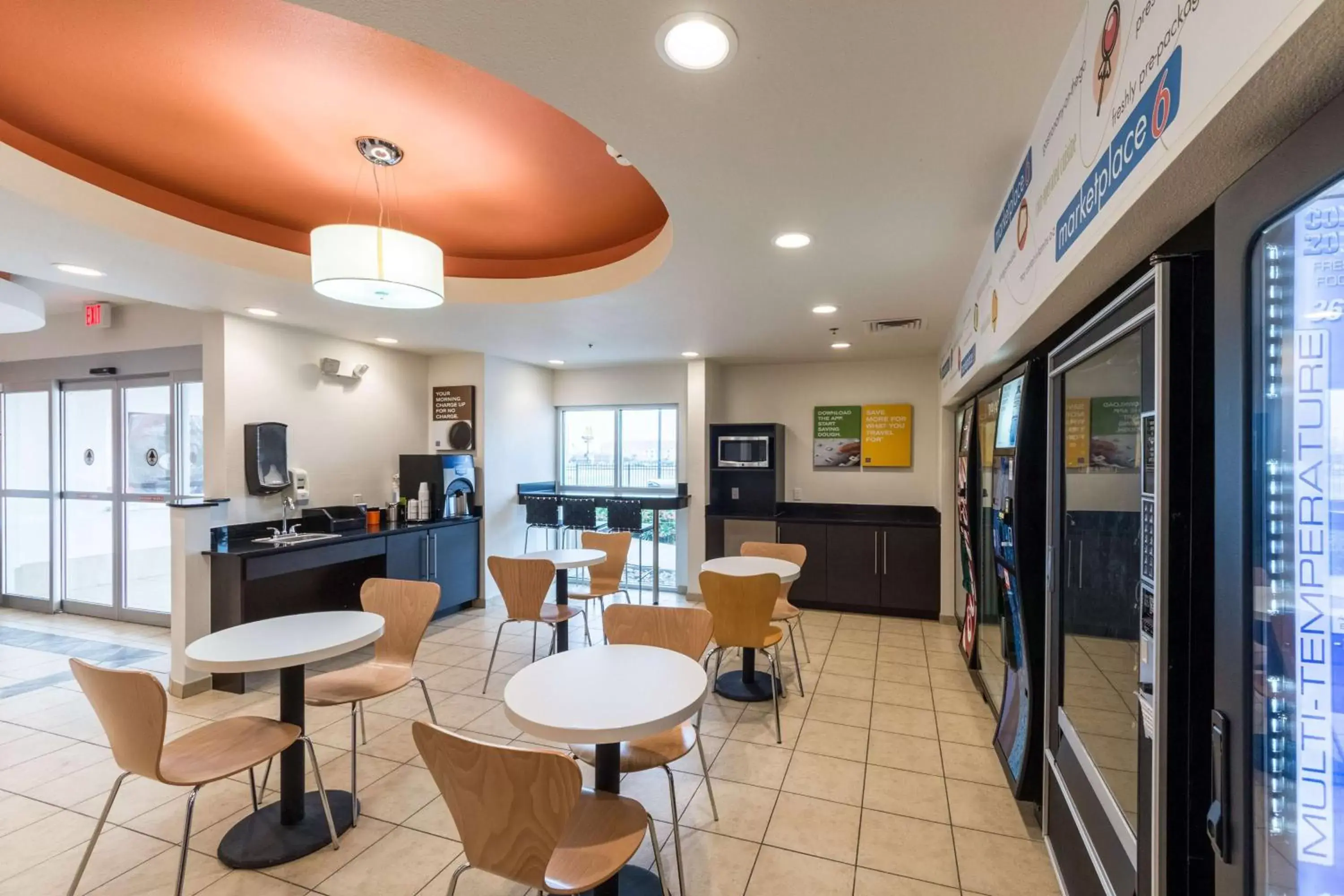 On site, Restaurant/Places to Eat in Motel 6-Laredo, TX - Airport