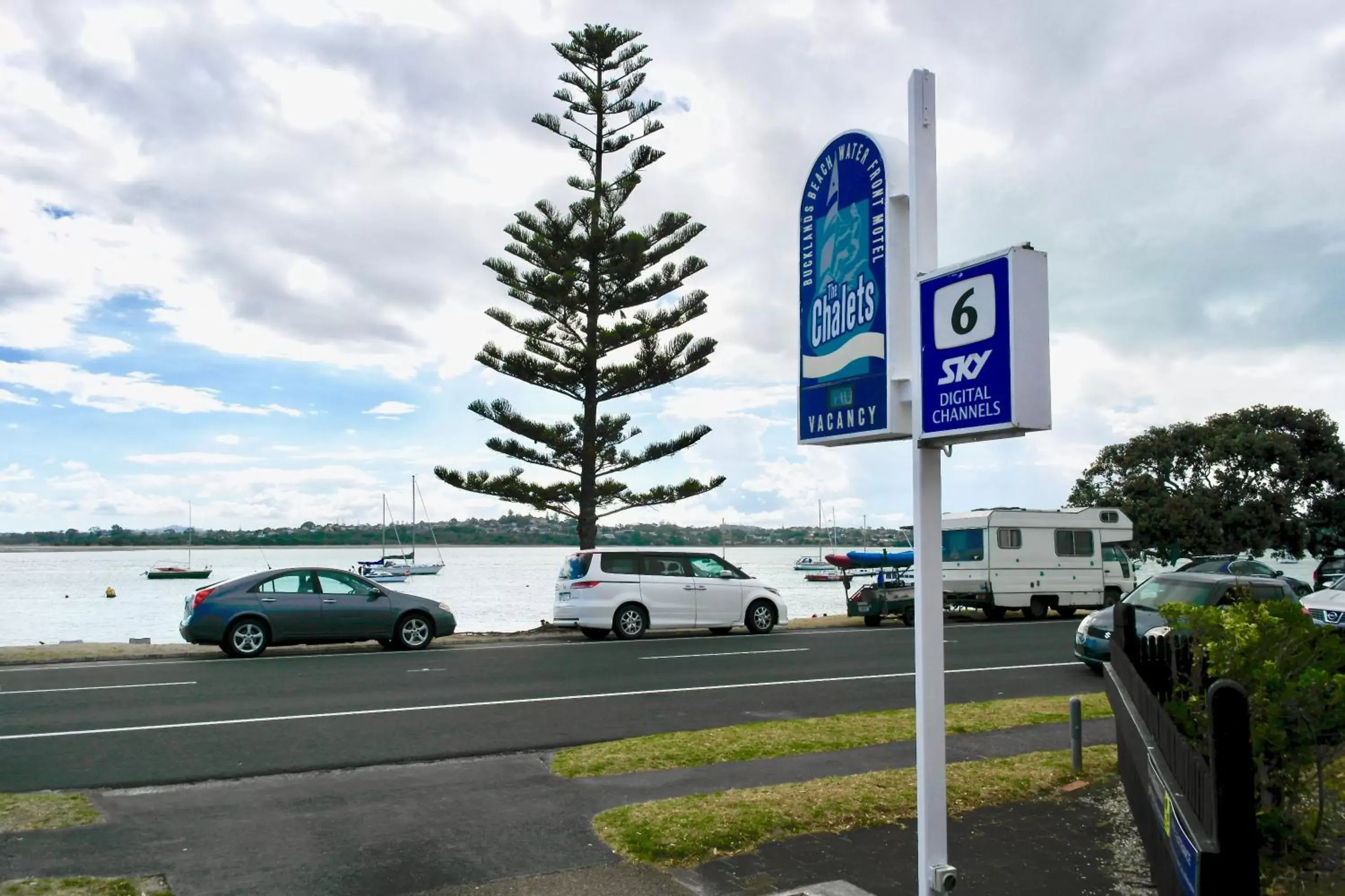 Facade/entrance in Bucklands Beach Waterfront Motel