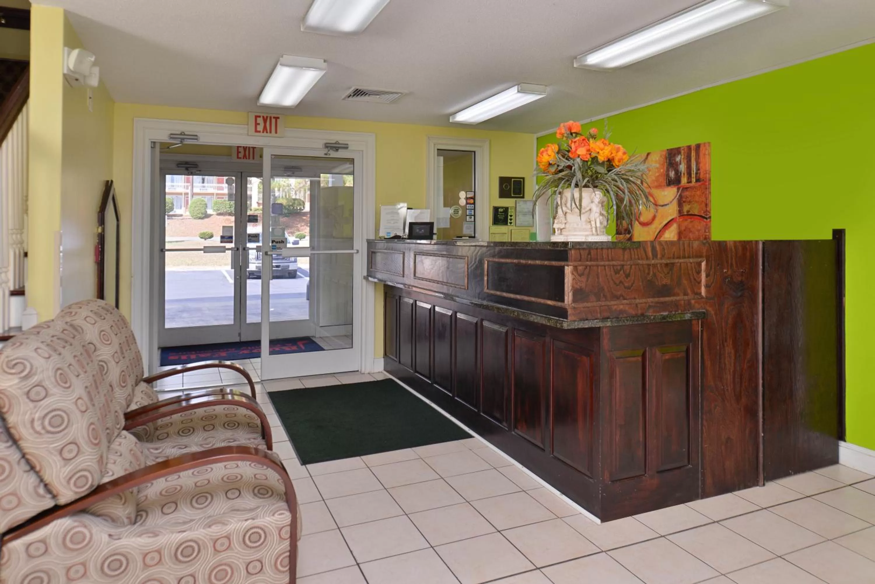 Lobby or reception in Douglas Inn & Suites