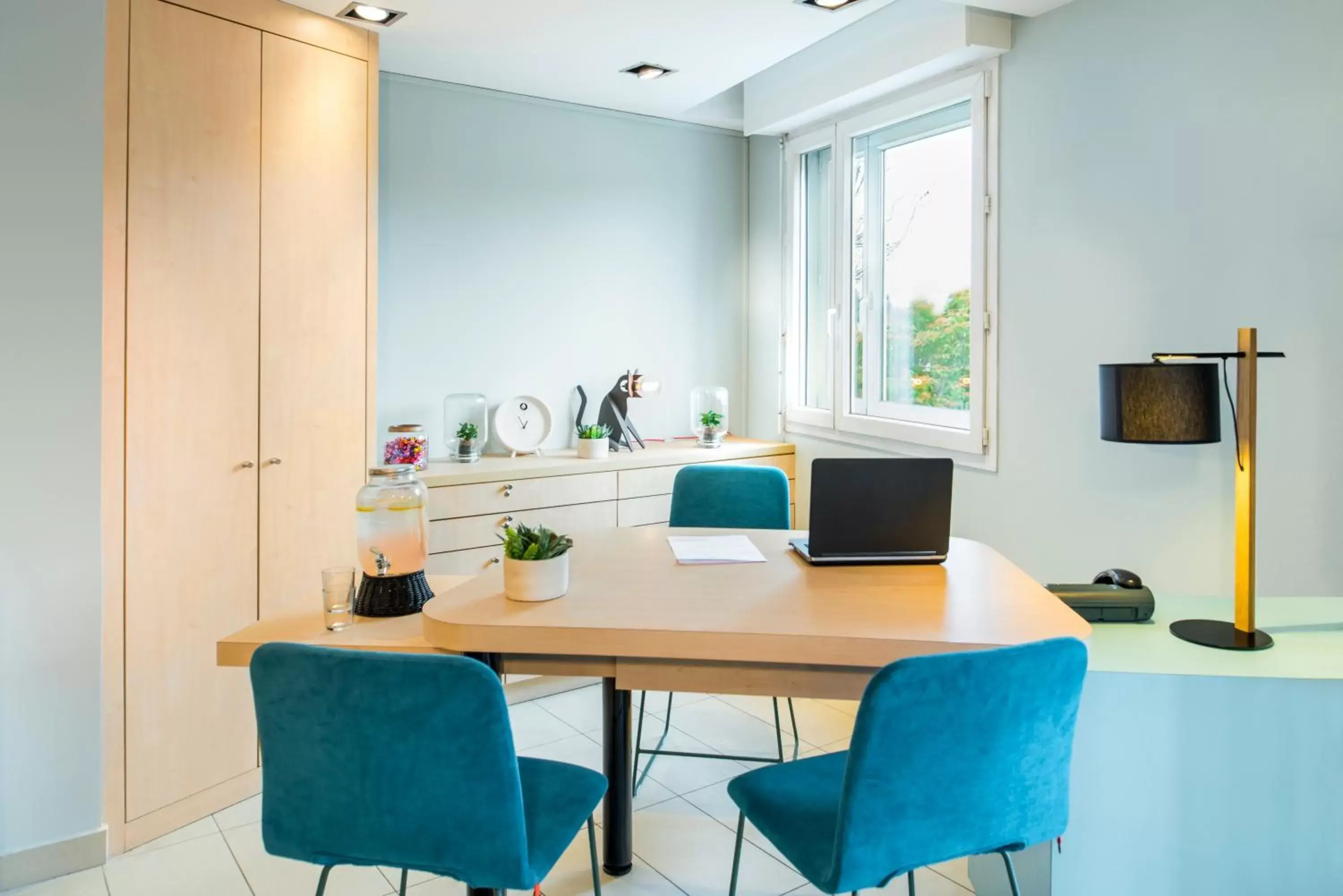 Lobby or reception in Aparthotel Adagio Access Paris Porte De Charenton Lobby or reception in Aparthotel Adagio Access Paris Porte De Charenton