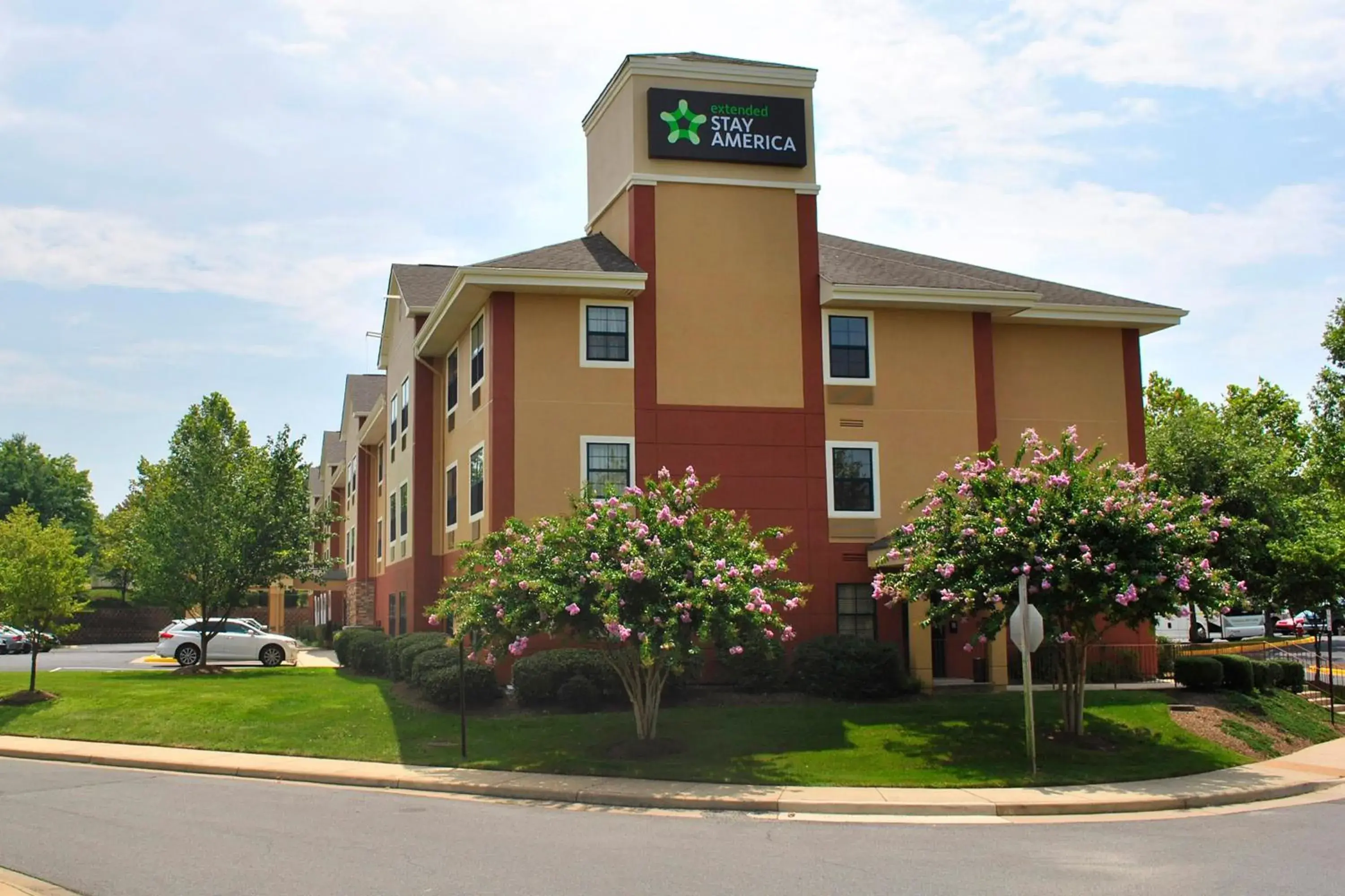 Property building in Extended Stay America Suites - Washington, DC - Sterling