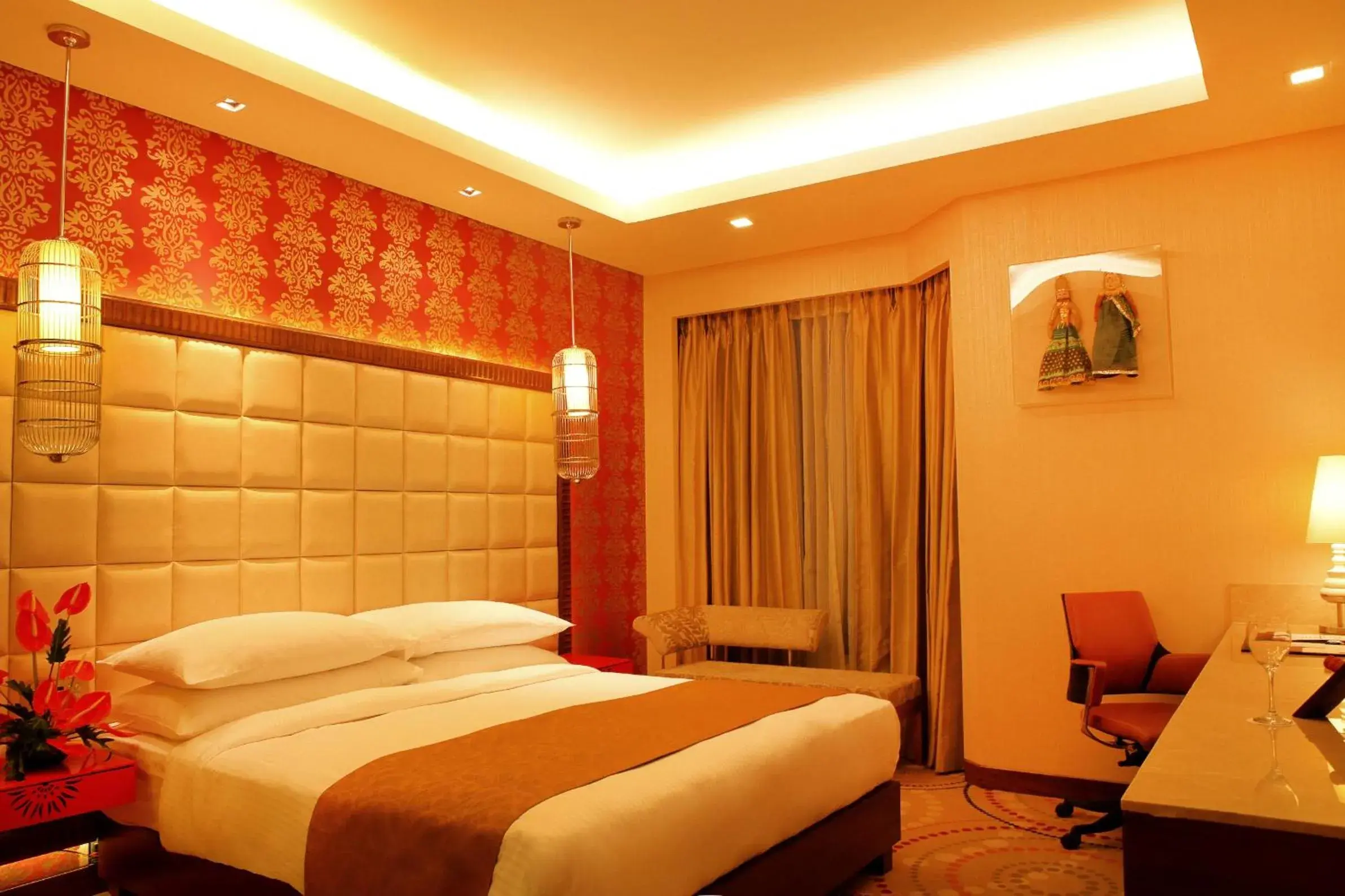 Bed in The Metropolitan Hotel New Delhi