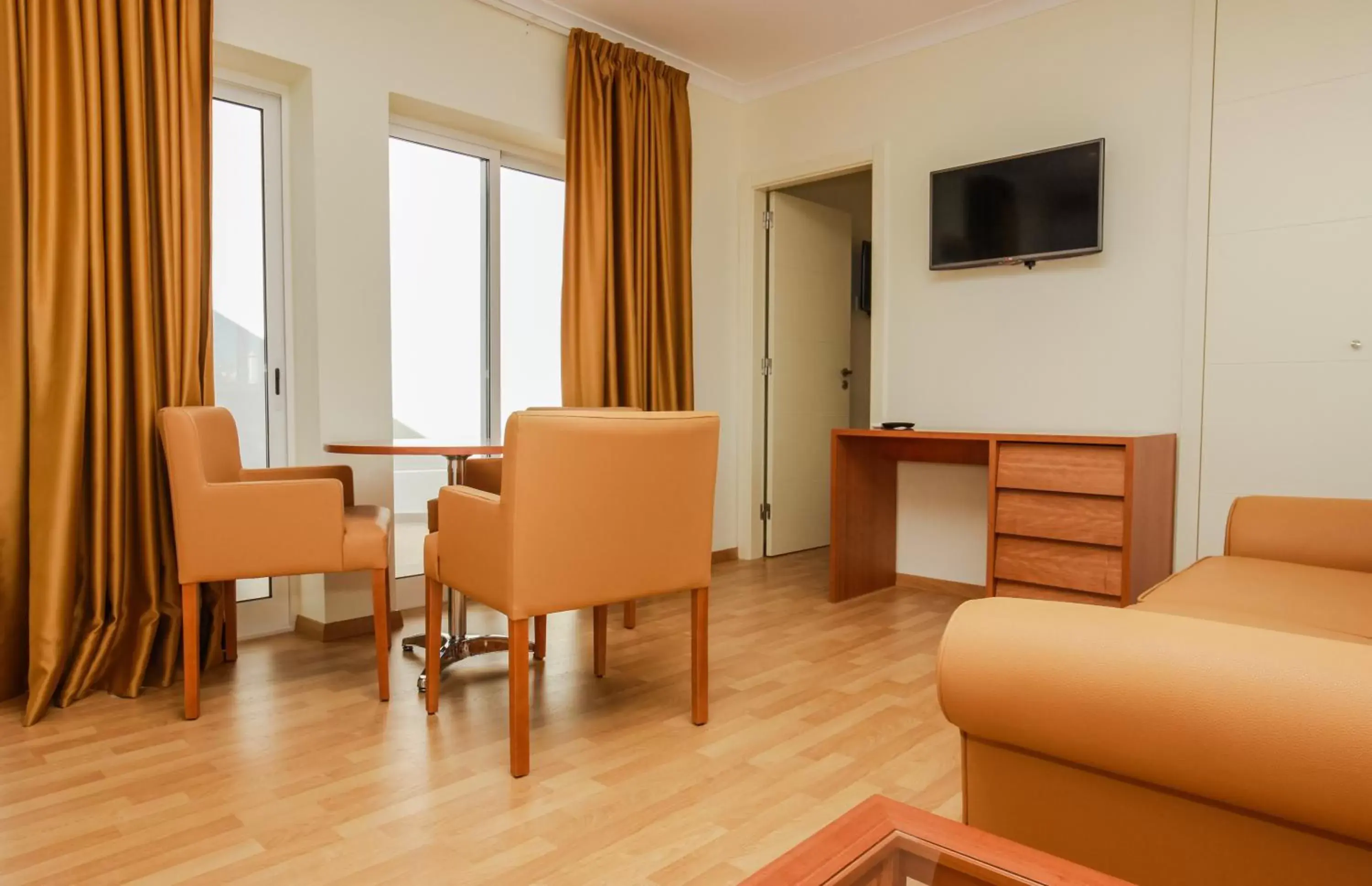 Living room, Seating Area in Lagoa Hotel