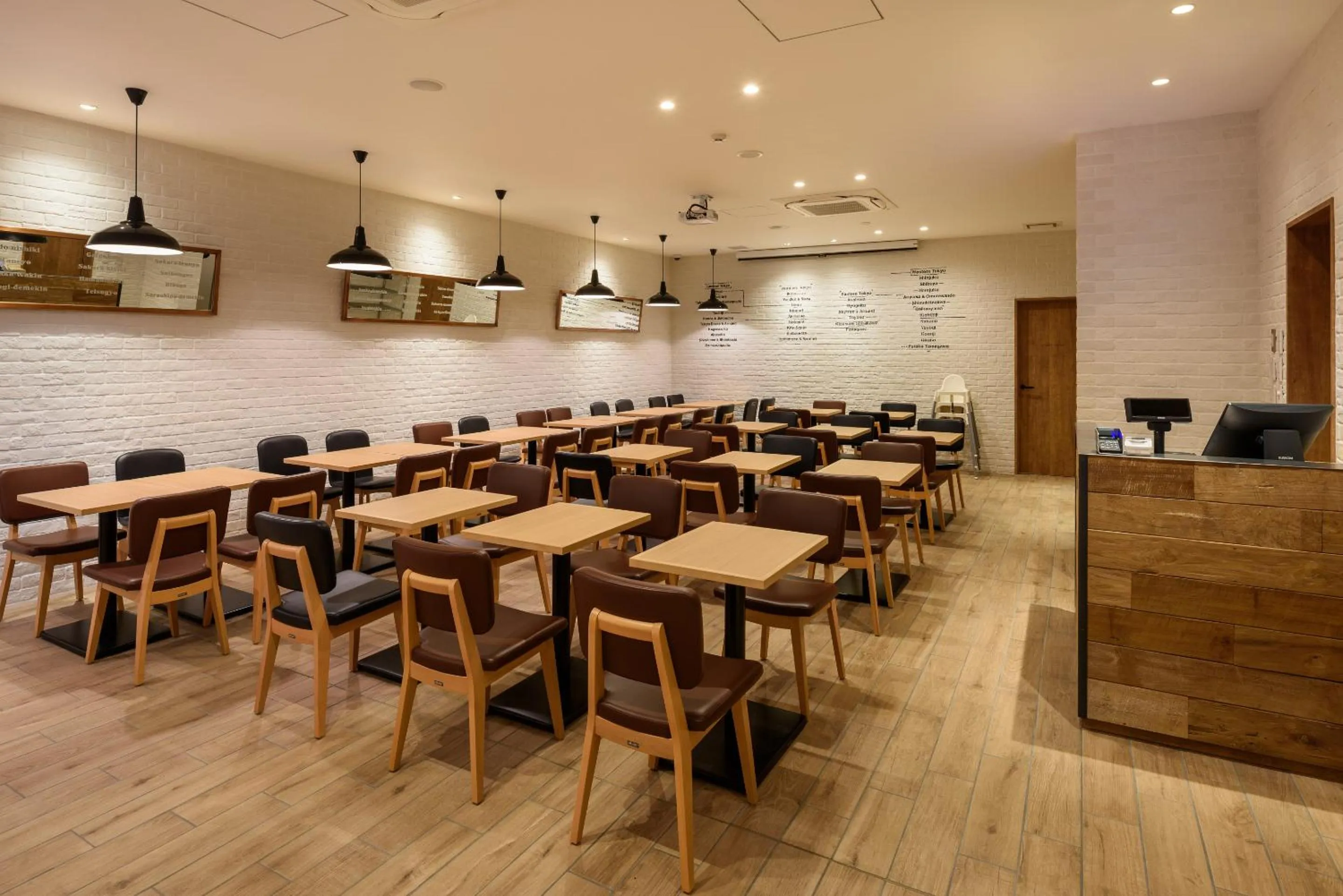 Restaurant/places to eat in hotel MONday Tokyo Nishikasai