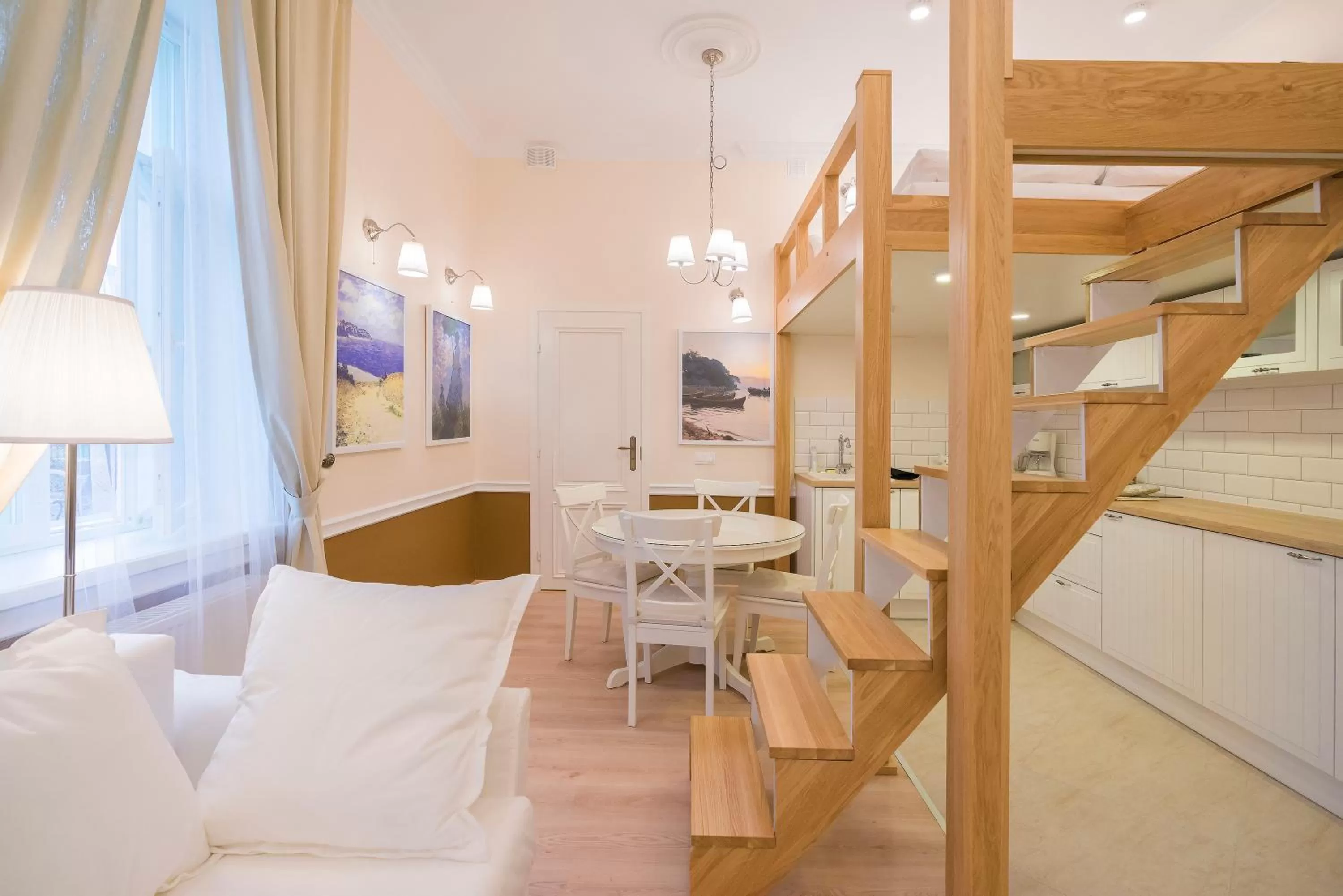 Dining area, Bed in Revelton Suites Tallinn