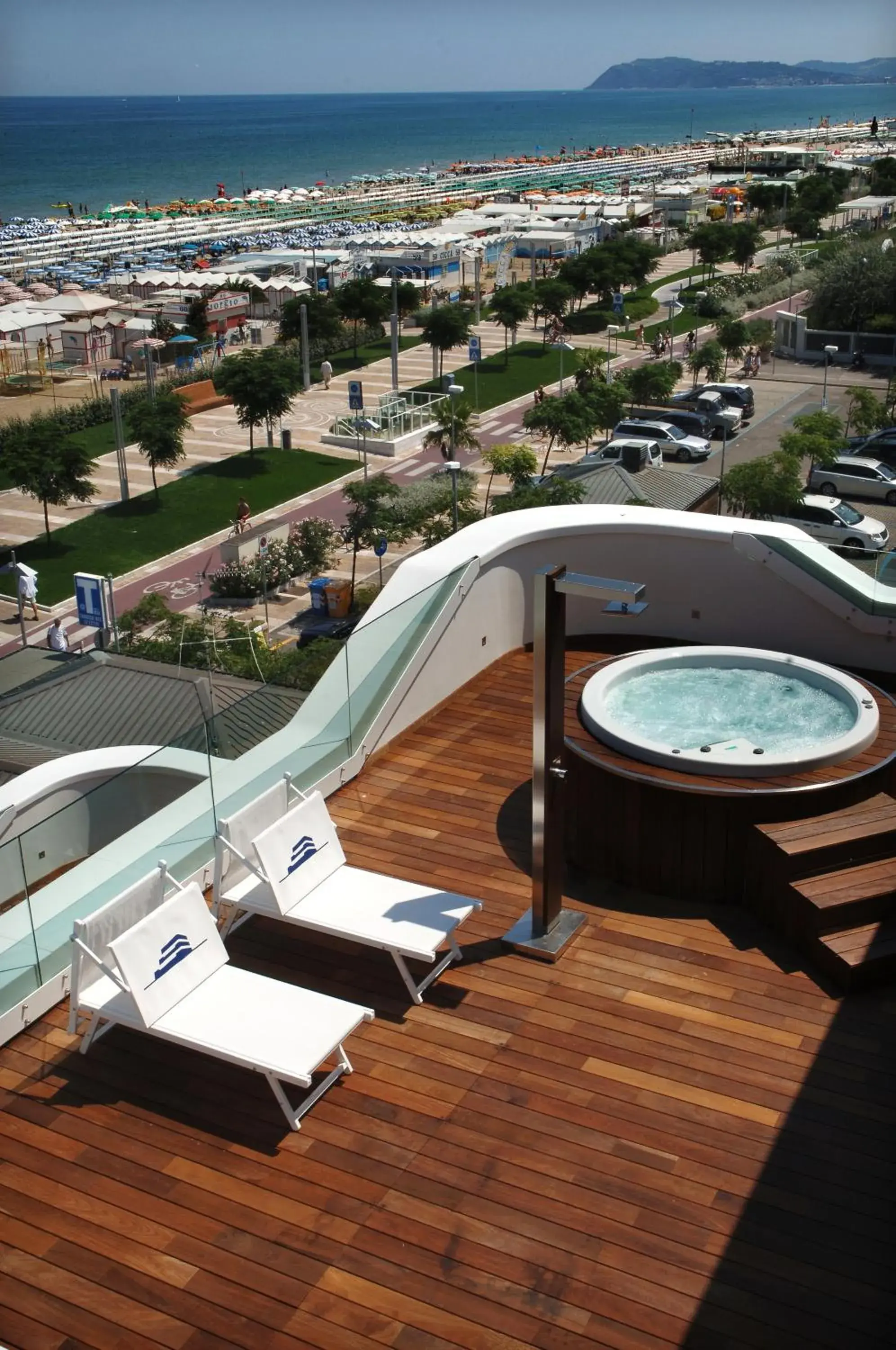 Hot Tub, Bird's-eye View in Trampolines Suite Hotel