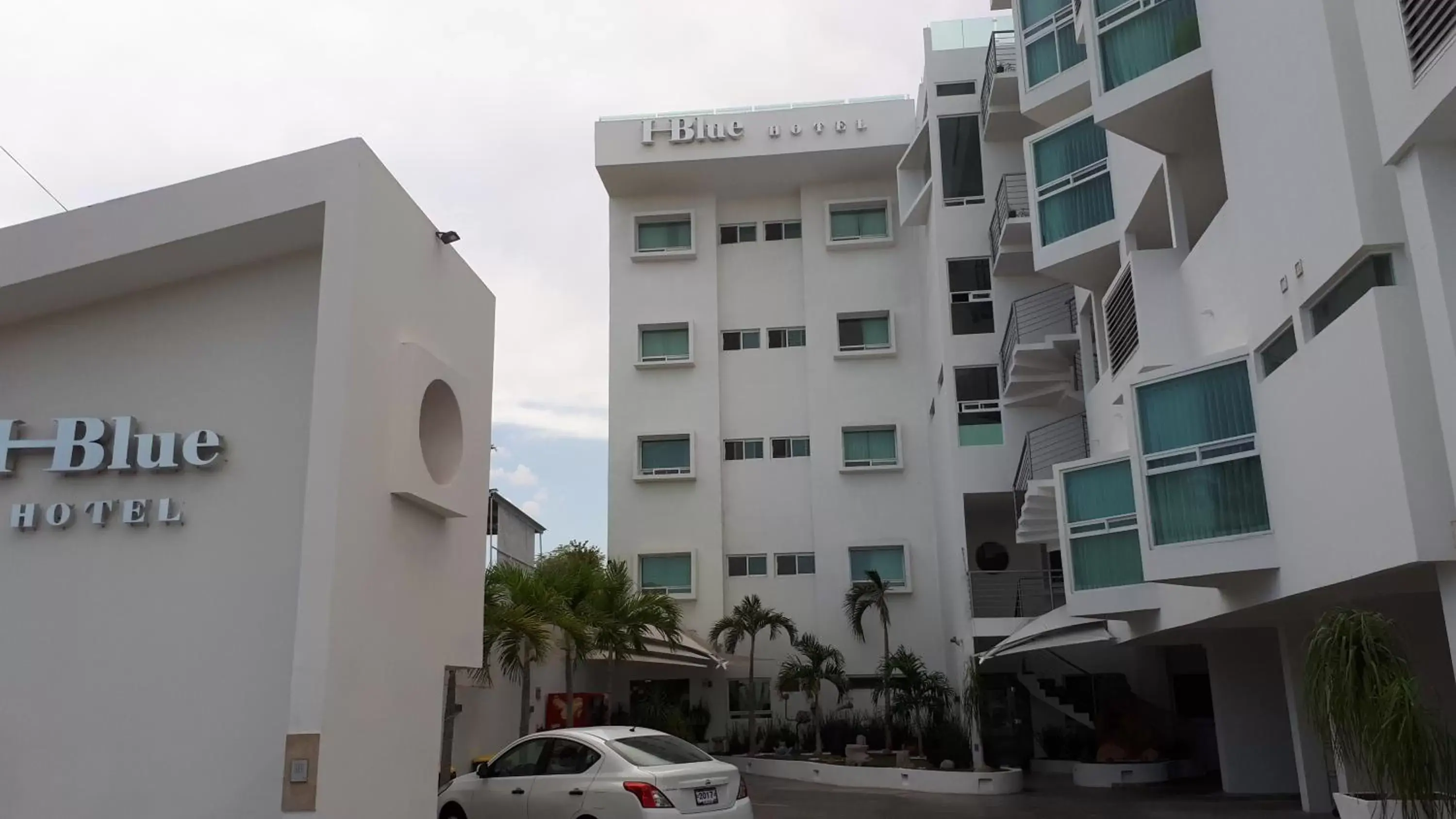 Facade/entrance, Property Building in Hotel HBlue