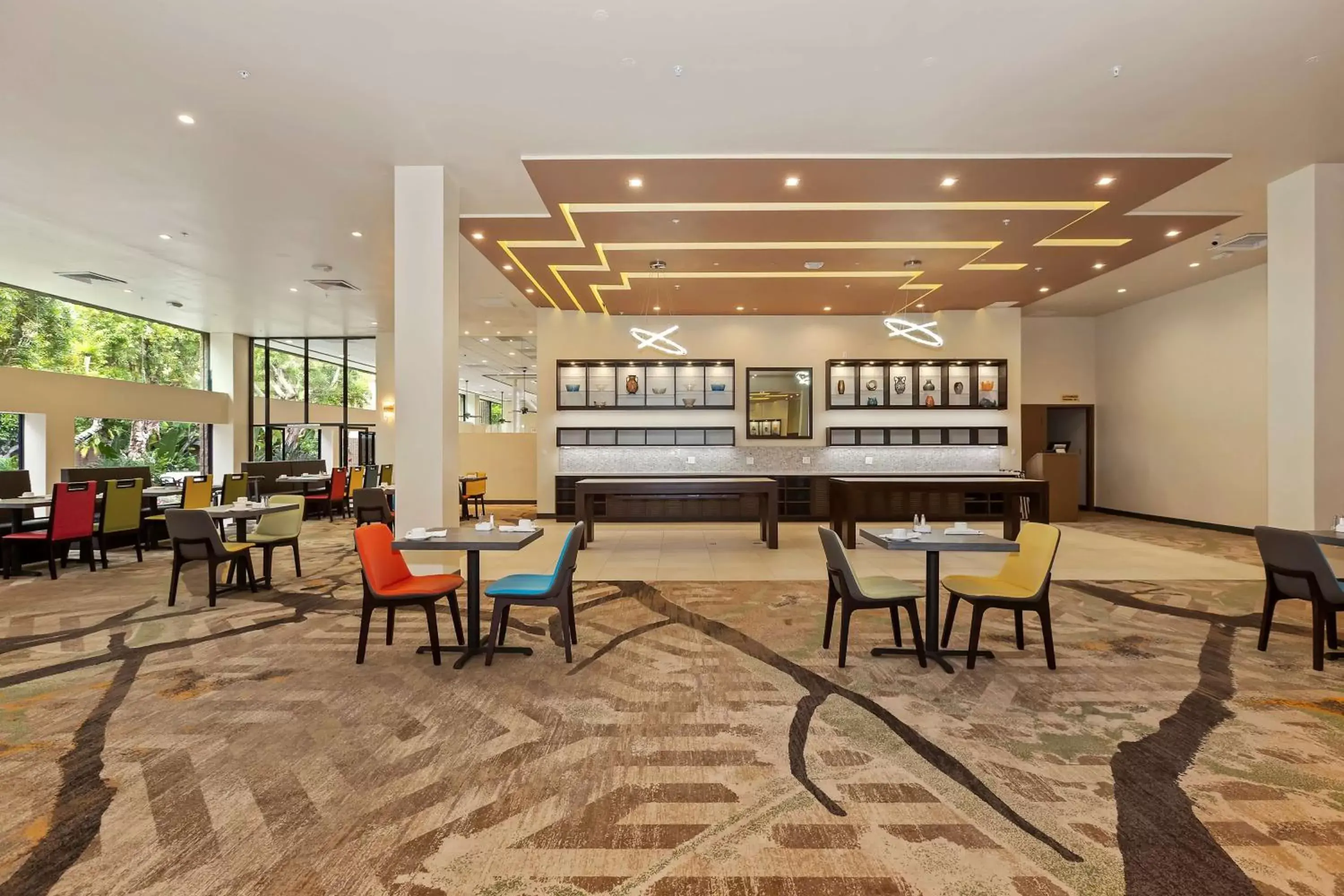 Restaurant/Places to Eat in Doubletree by Hilton Whittier