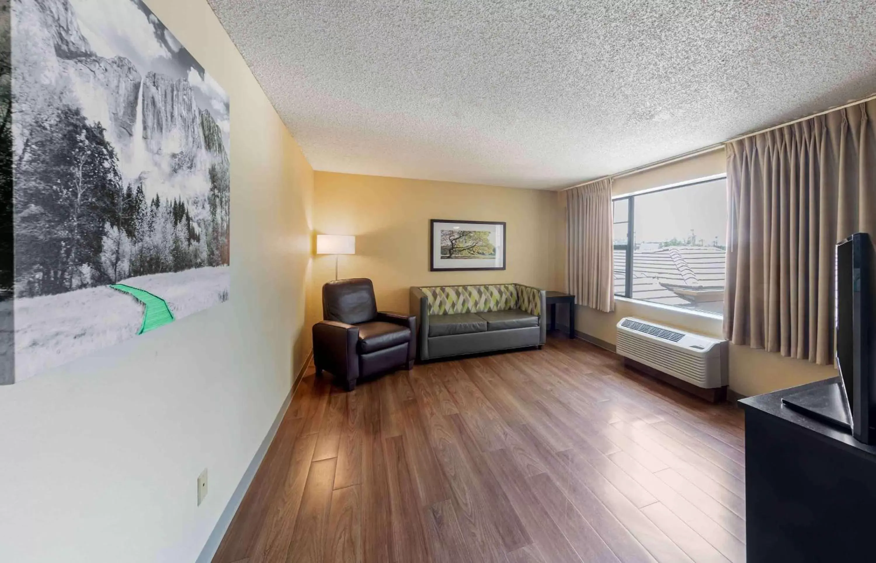 Bedroom, Seating Area in Extended Stay America Suites - Los Angeles - Arcadia